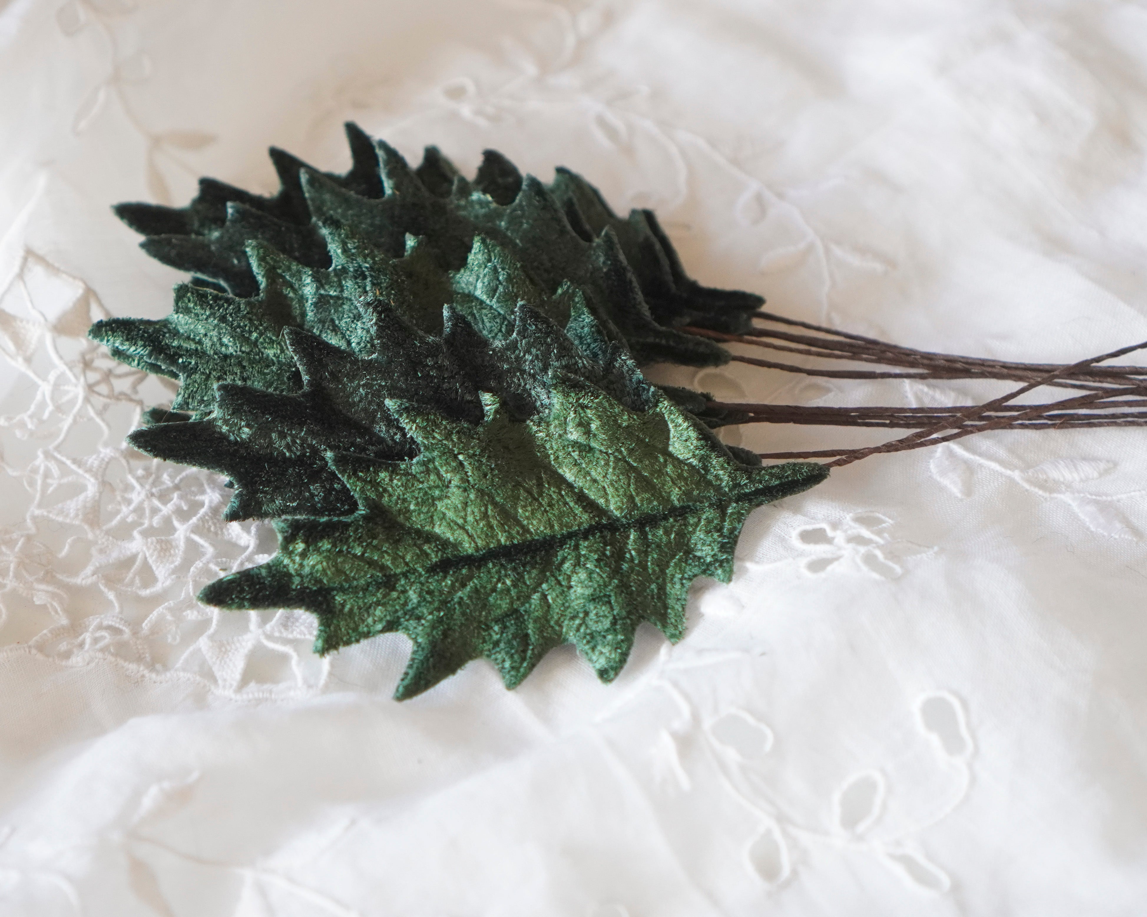 Velvet Holly Leaves, Dark Green, 10 Pcs.