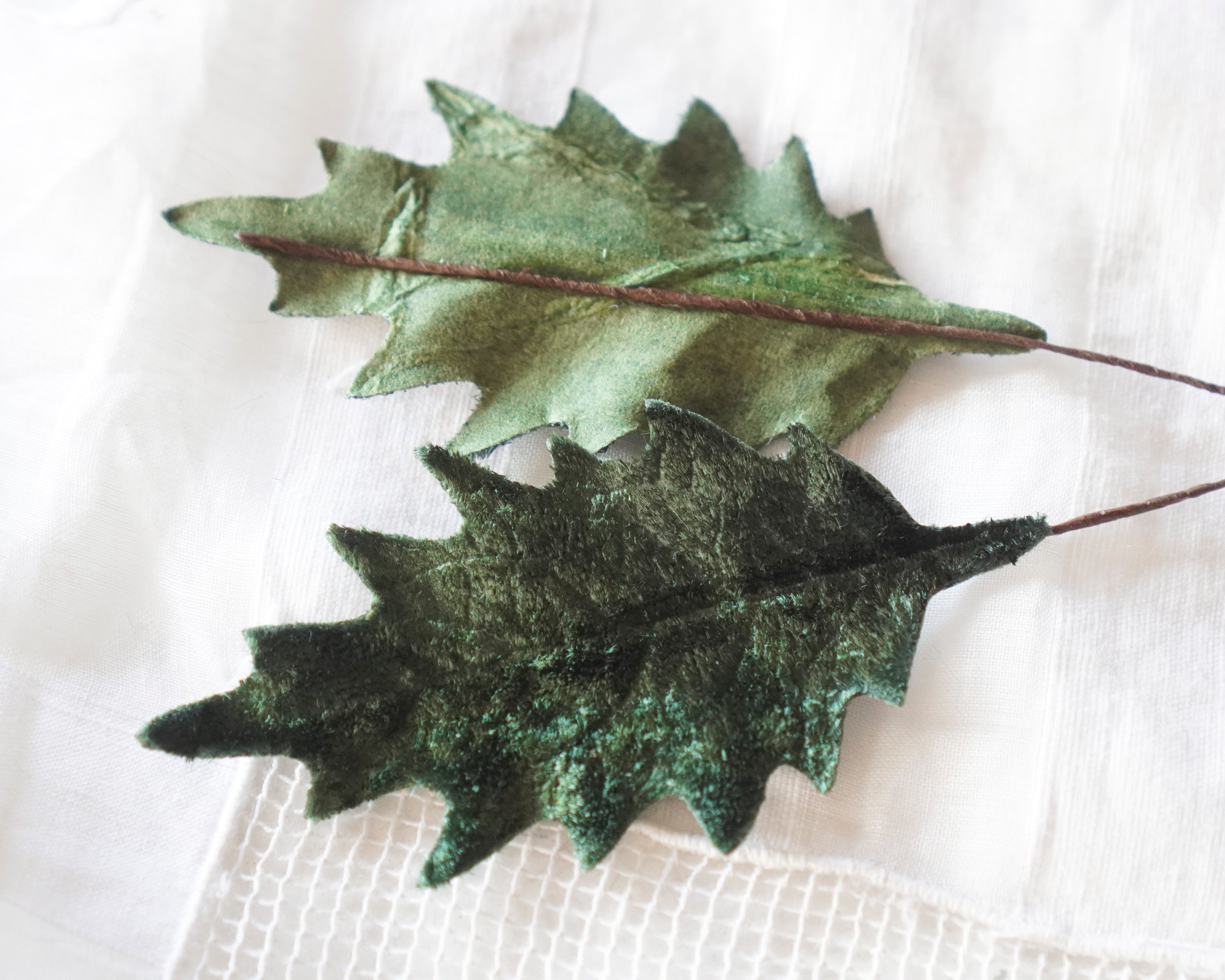 Velvet Holly Leaves, Dark Green, 10 Pcs.