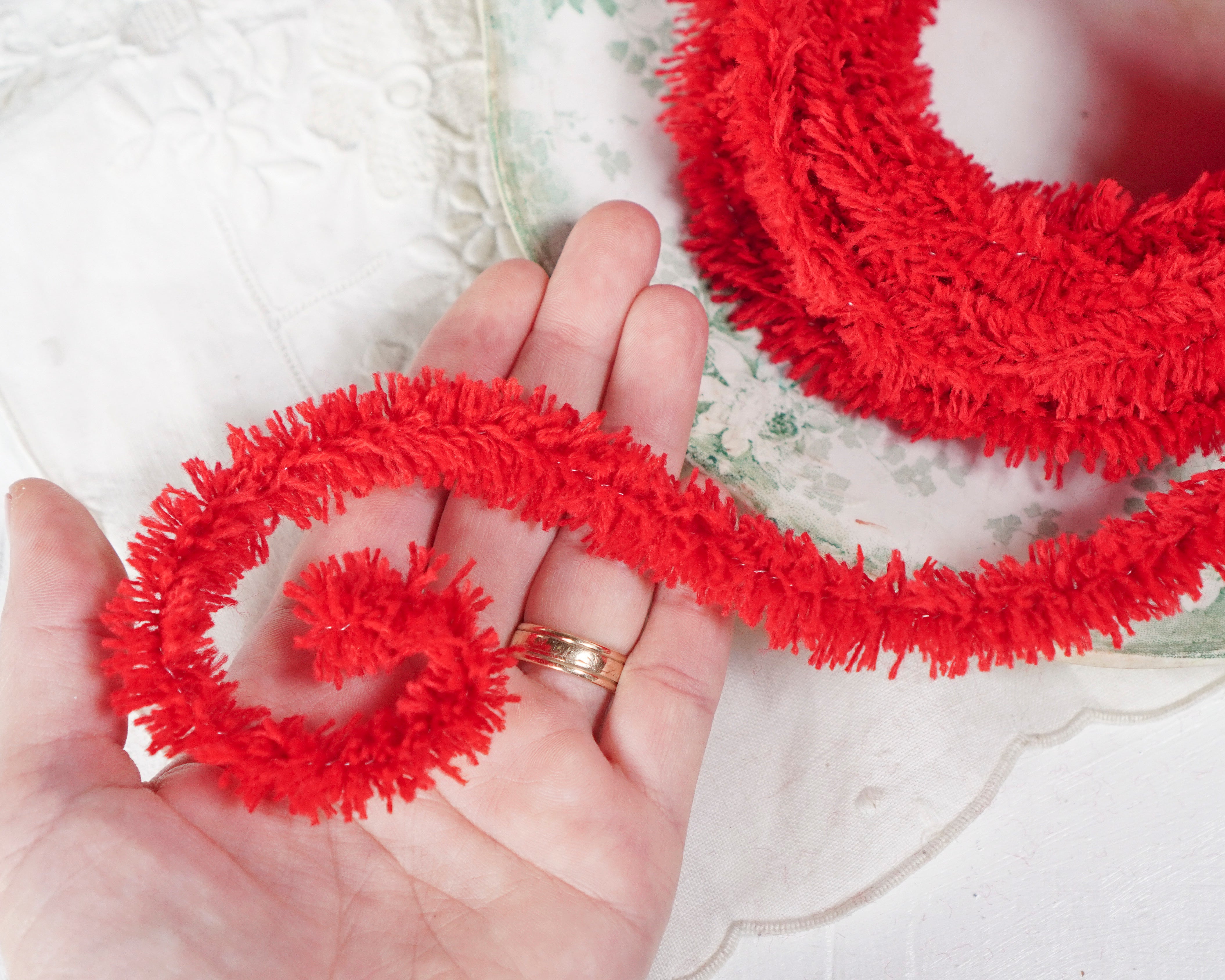 Wired Yarn Trim - Fluffy Christmas Red Yarn Fur Craft Cord, 3 Yds.