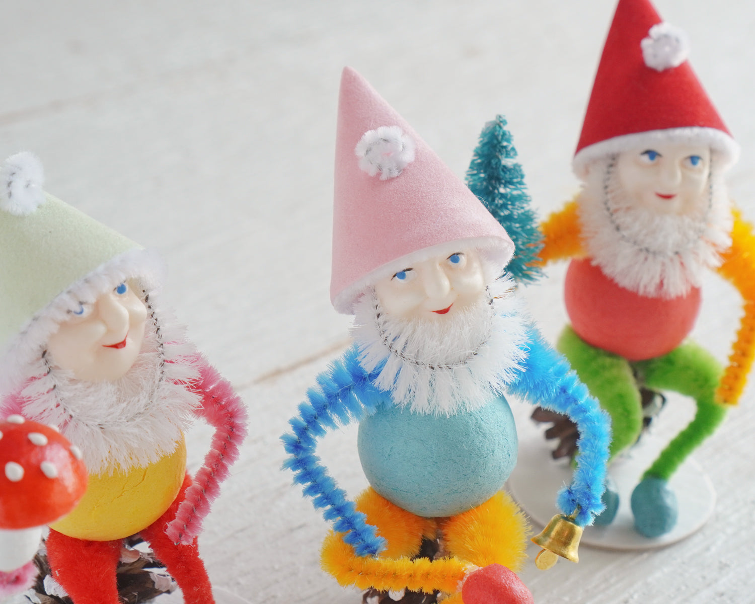 Christmas Elf Craft Kit - DIY Retro Spun Cotton and Pine Cone Elves