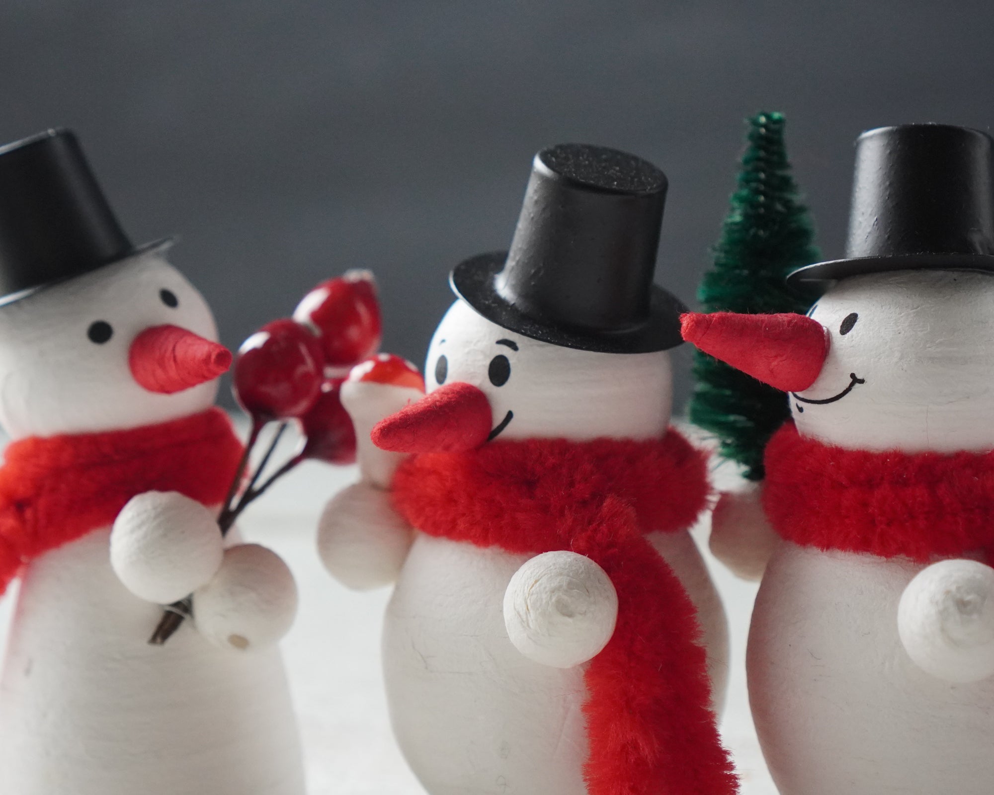 Snowman Craft Kit - DIY Spun Cotton Snowmen Christmas Decorations