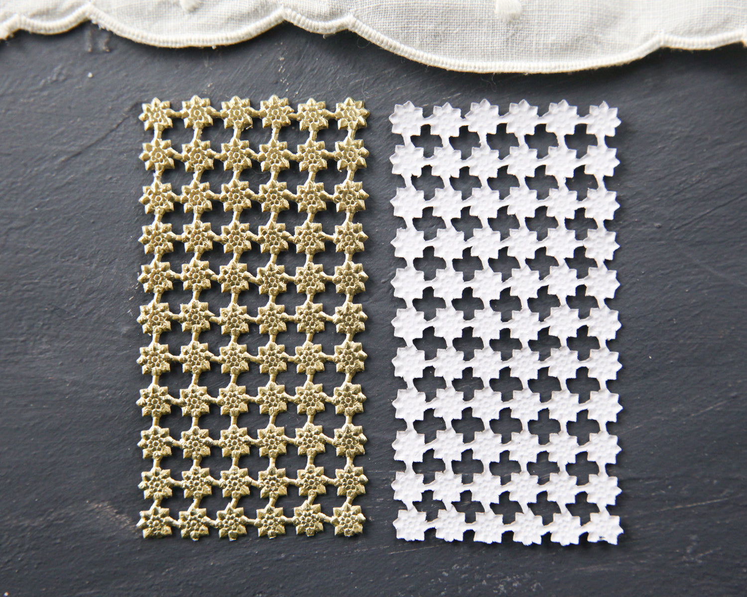 Mini Dresden Stars / Tiny Flowers - Gold, 2 Foiled Paper Sheets