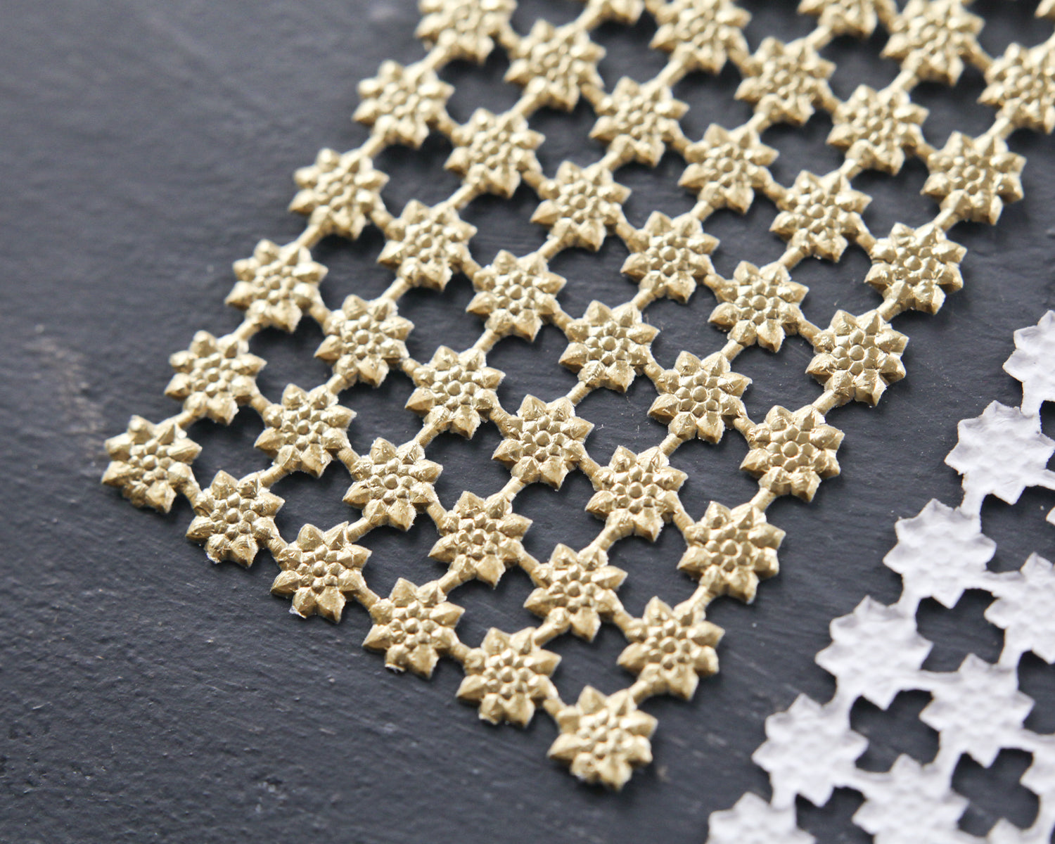 Mini Dresden Stars / Tiny Flowers - Gold, 2 Foiled Paper Sheets