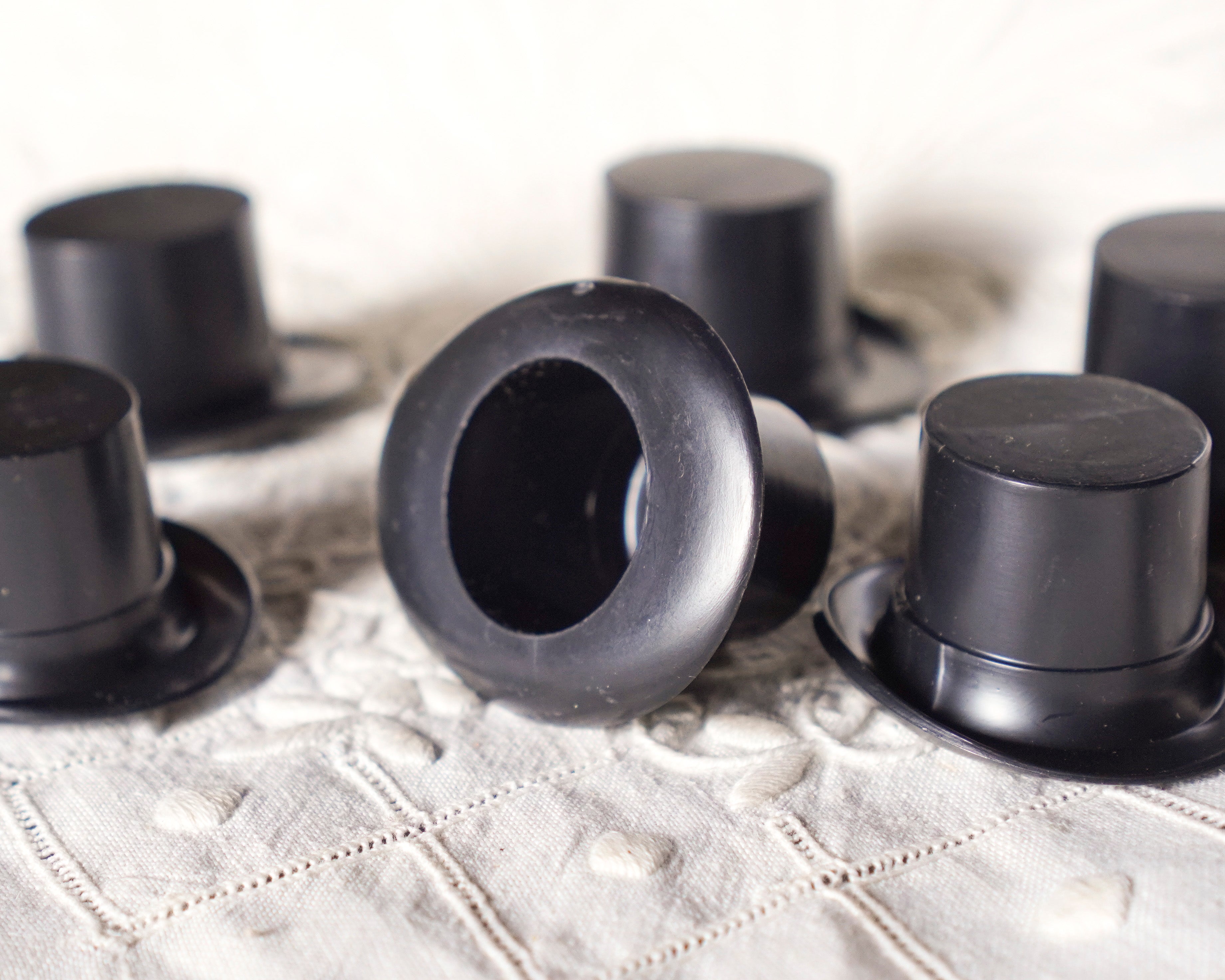 Large Top Hats, German Plastic Craft Hats for Dolls / Snowmen (Best Fits 30-35mm Heads,) 12 Pcs.