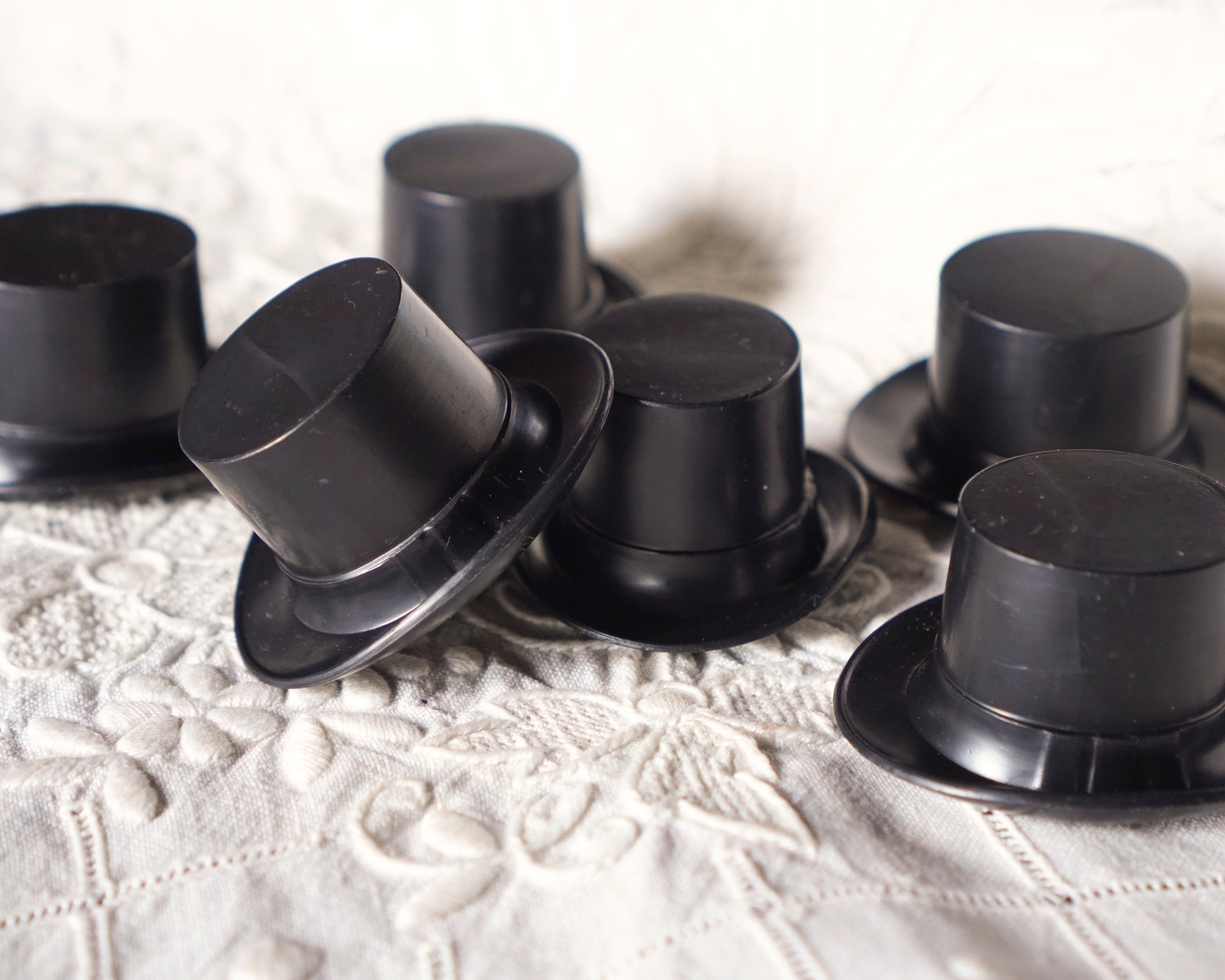 Large Top Hats, German Plastic Craft Hats for Dolls / Snowmen (Best Fits 30-35mm Heads,) 12 Pcs.