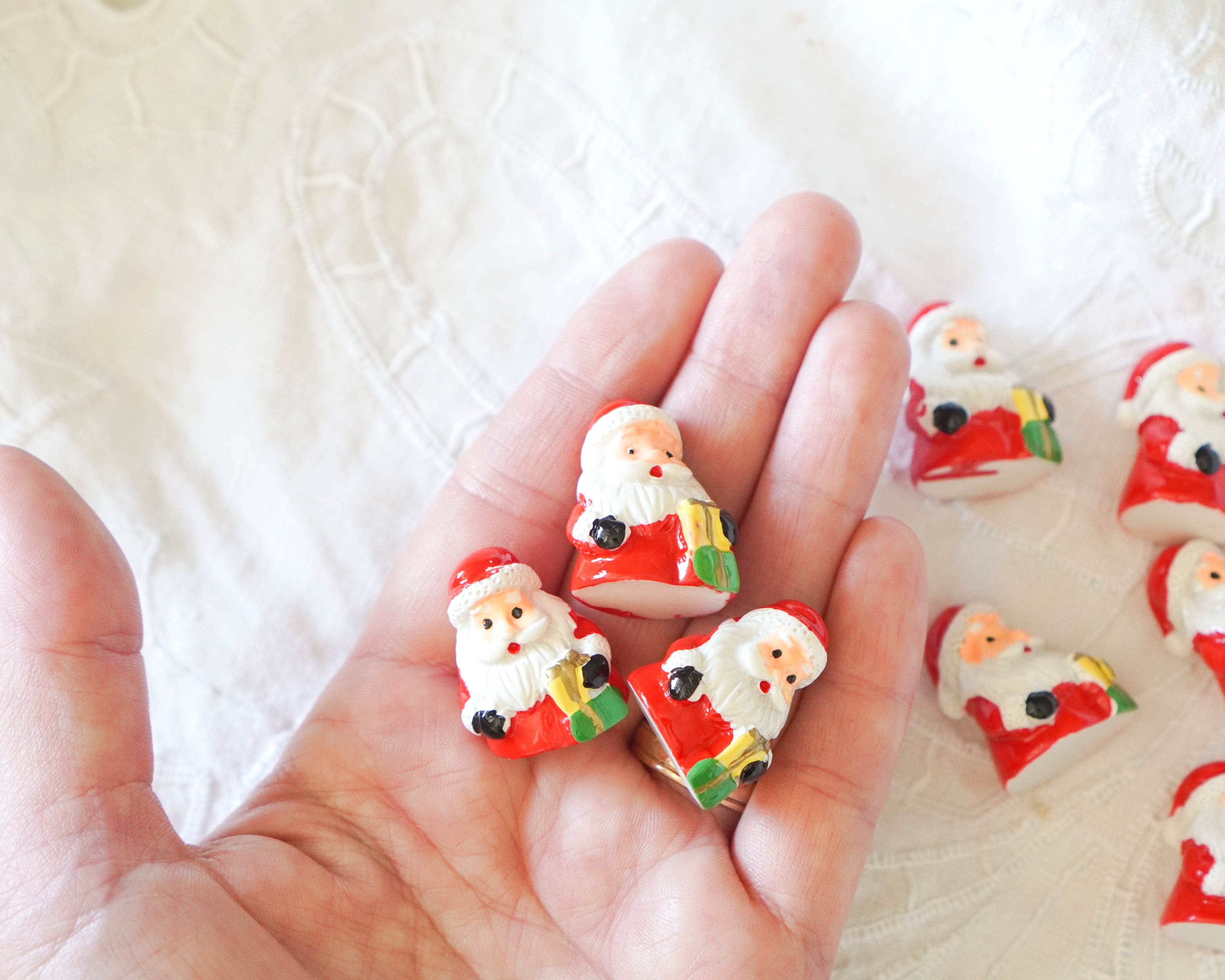 Santa Heads - Christmas Miniature Half-Figures, 8 Pcs.