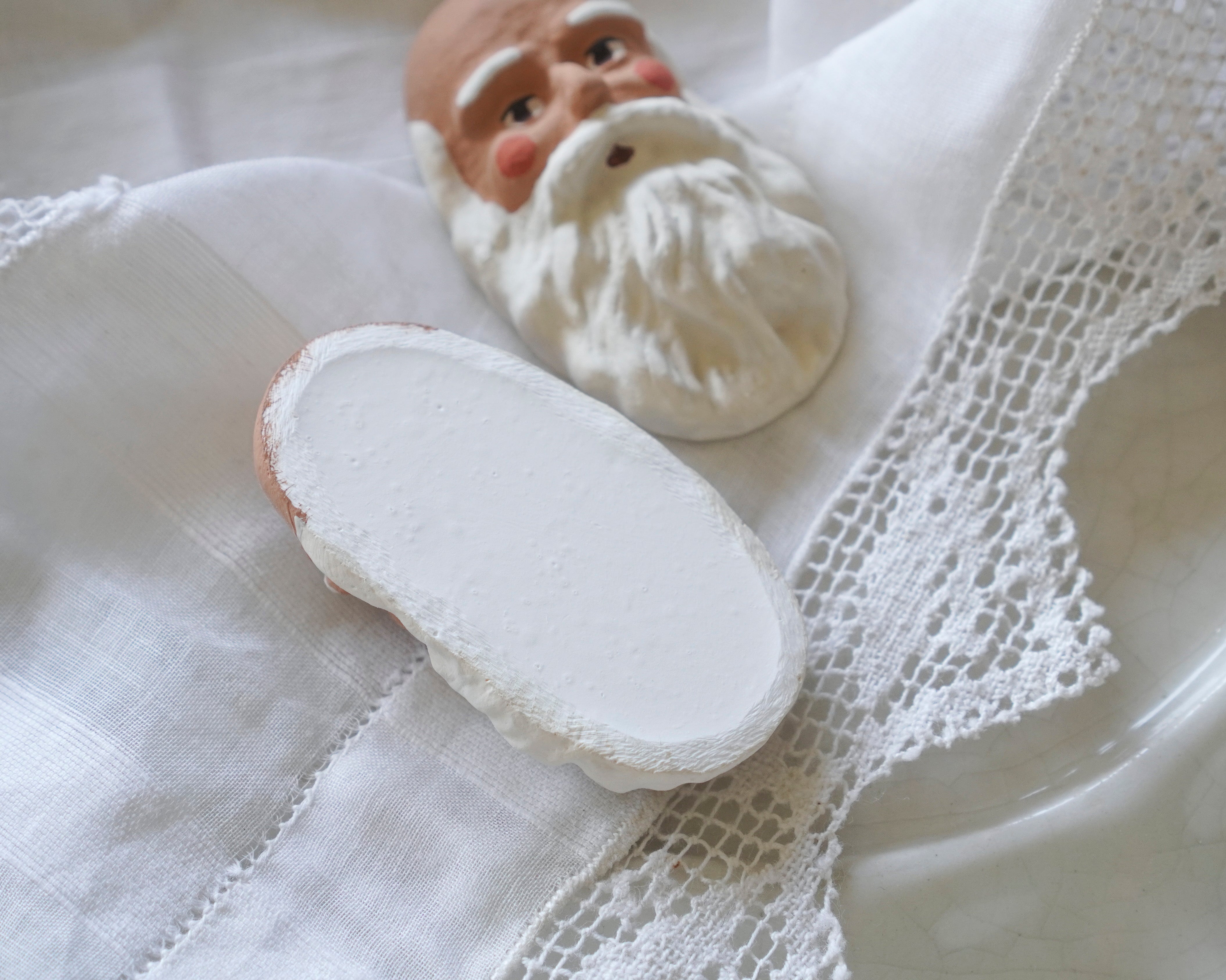 Old Fashioned Santa Face, 2" Brown, 1 Piece