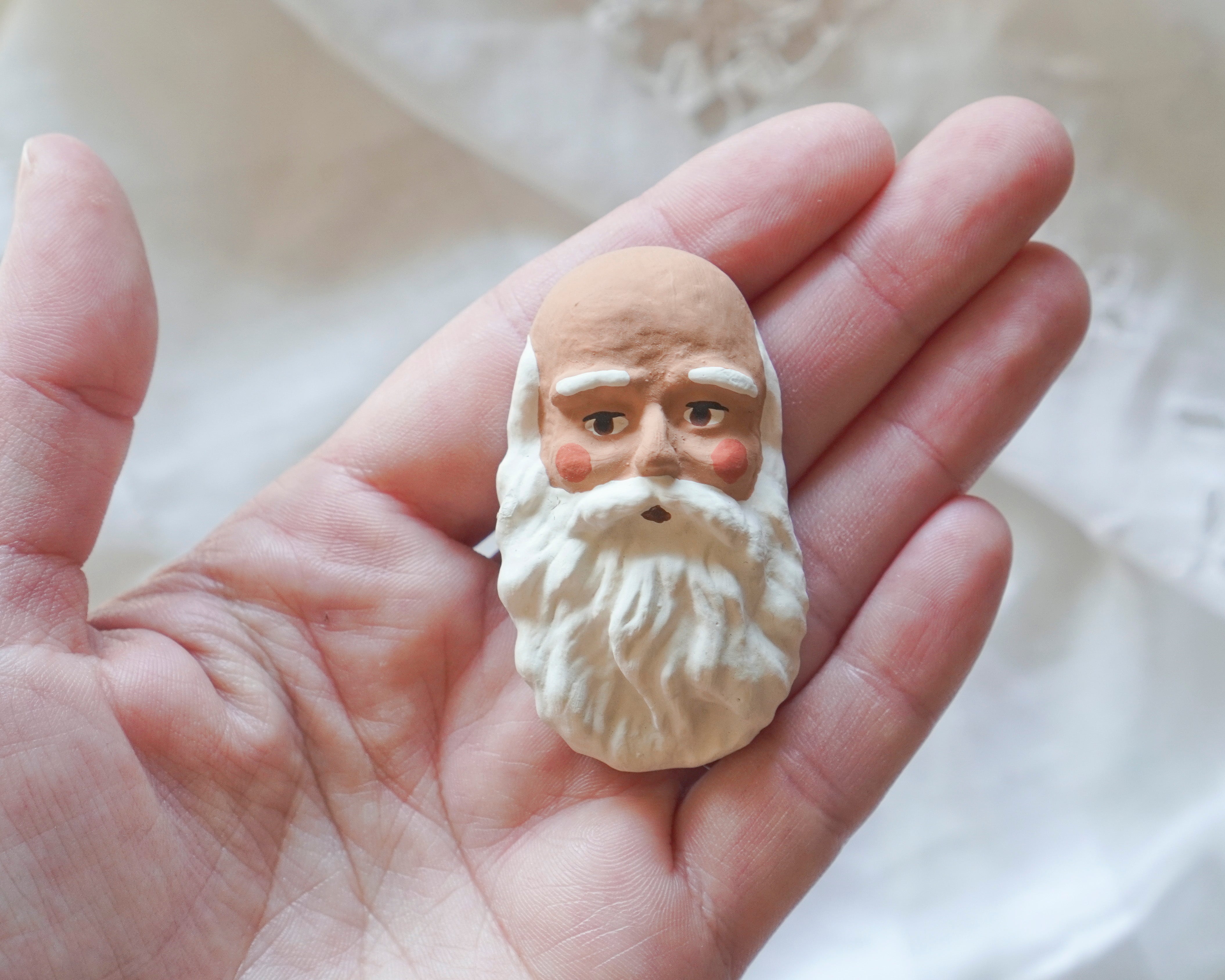 Old Fashioned Santa Face, 2" Brown, 1 Piece