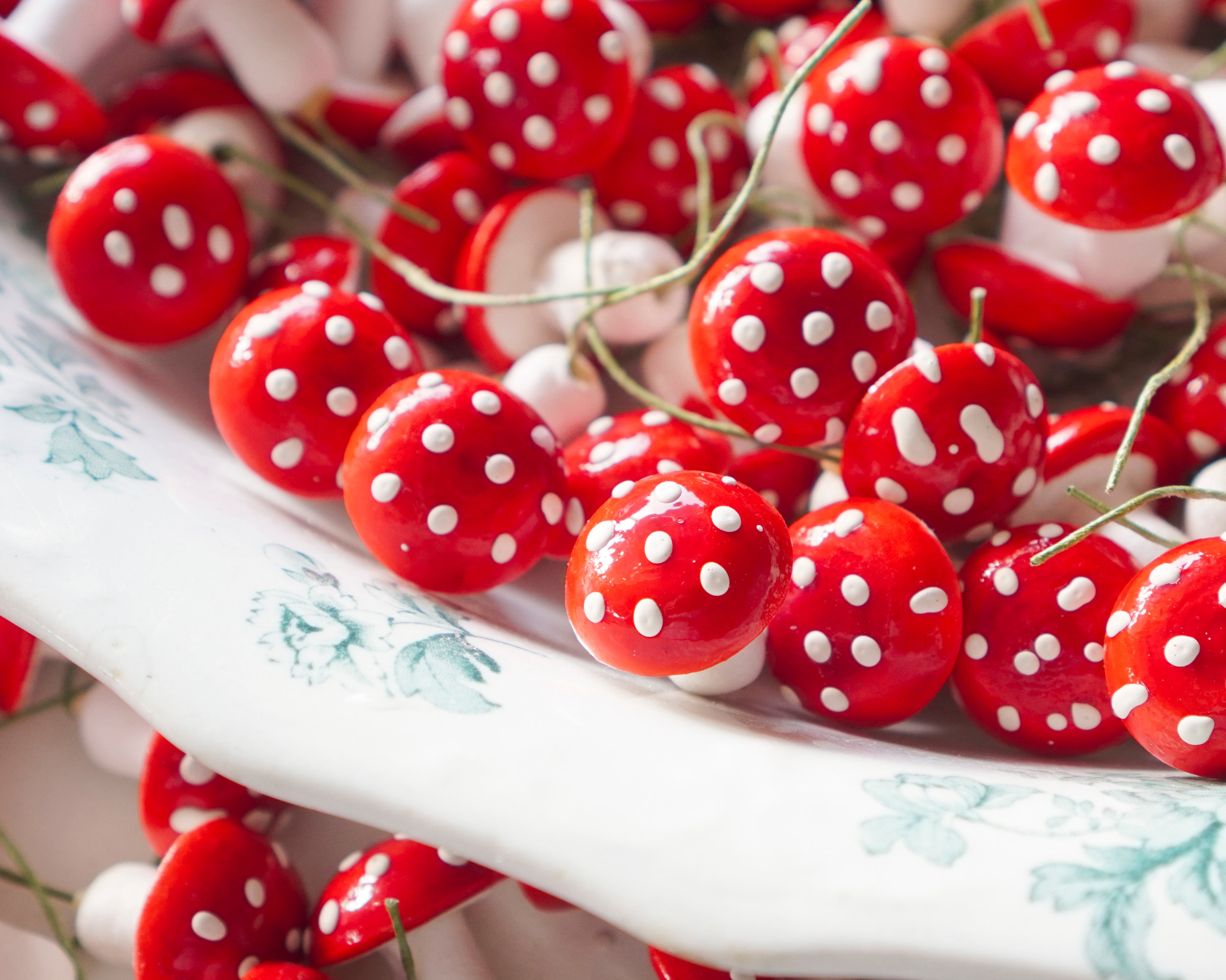 Bulk Spun Cotton Mushrooms - 18mm German Tie-On Toadstools, 100 Pcs.