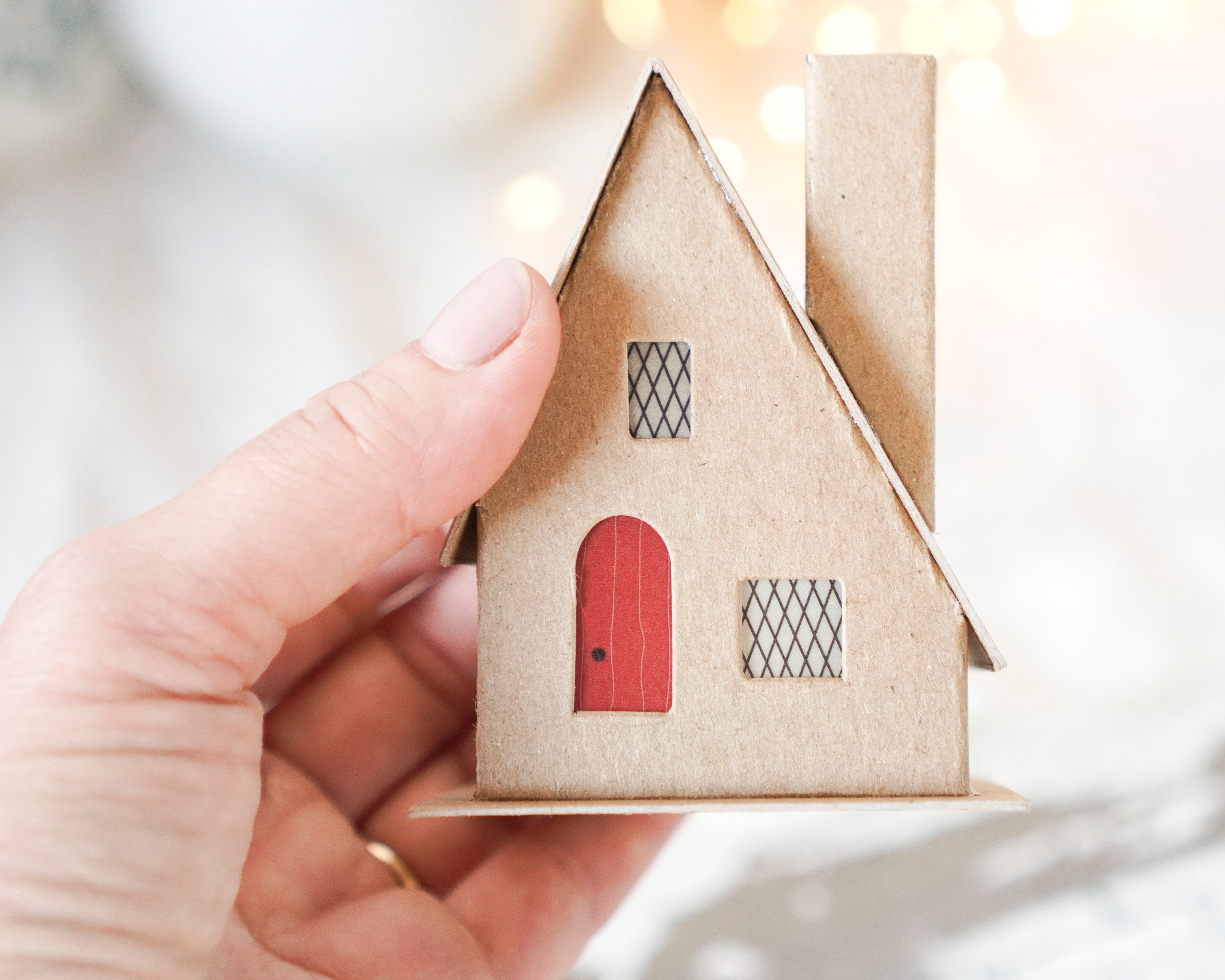 DIY Putz House - Flat Pack Chipboard COZY COTTAGE Kit