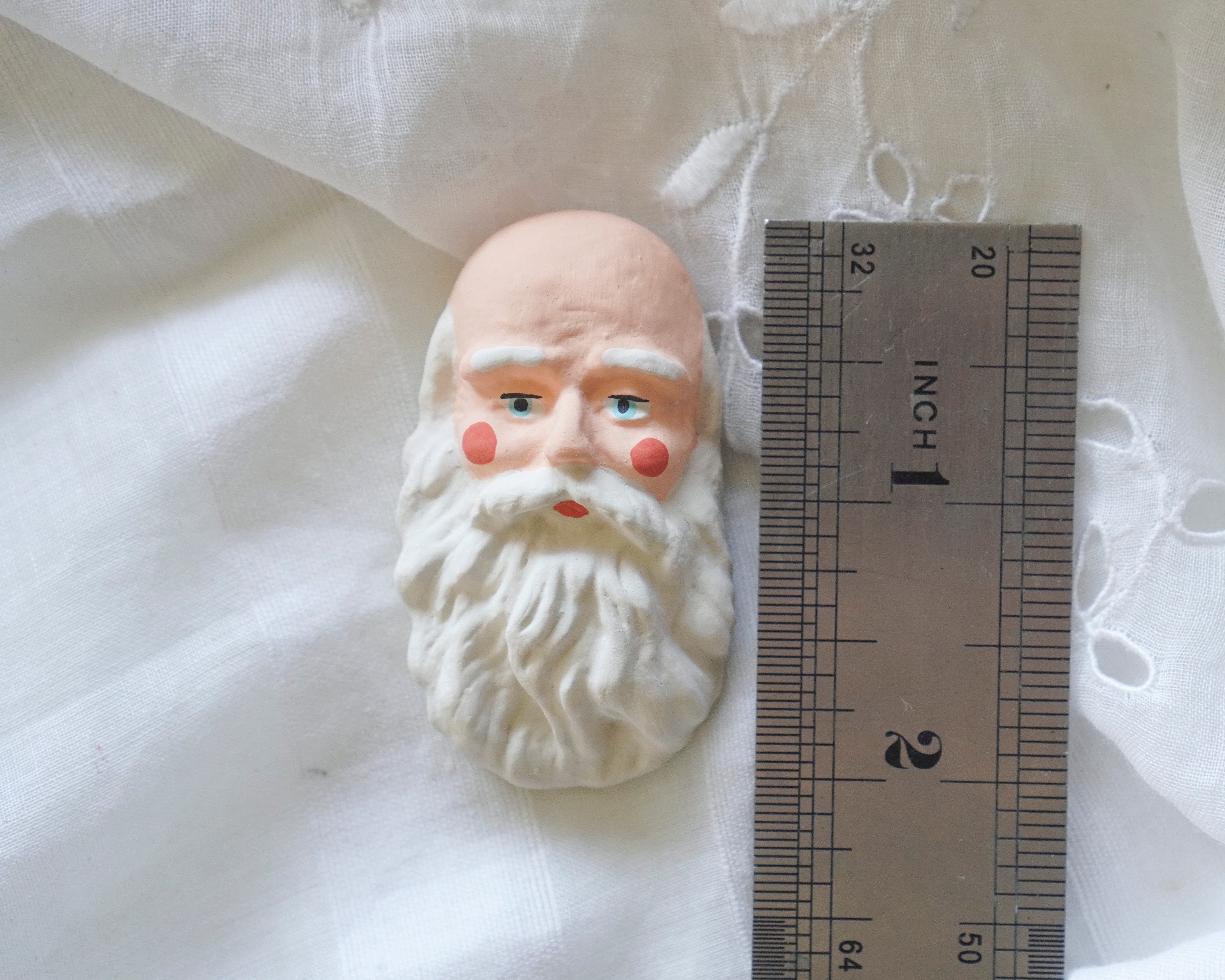 Old Fashioned Santa Face, 2" Cream, 1 Piece