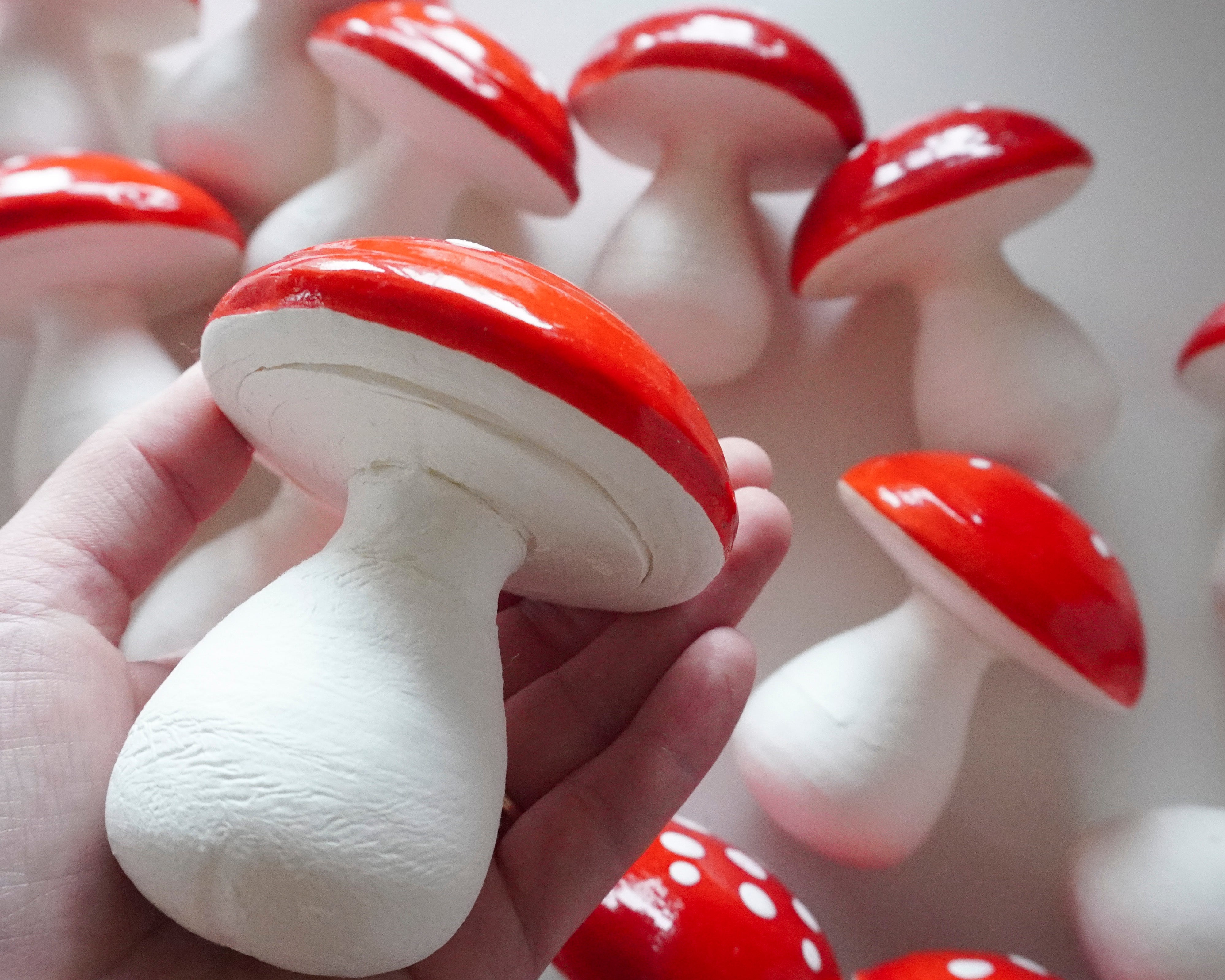 Flawed: Giant Spun Cotton Toadstools, 5 Pcs.