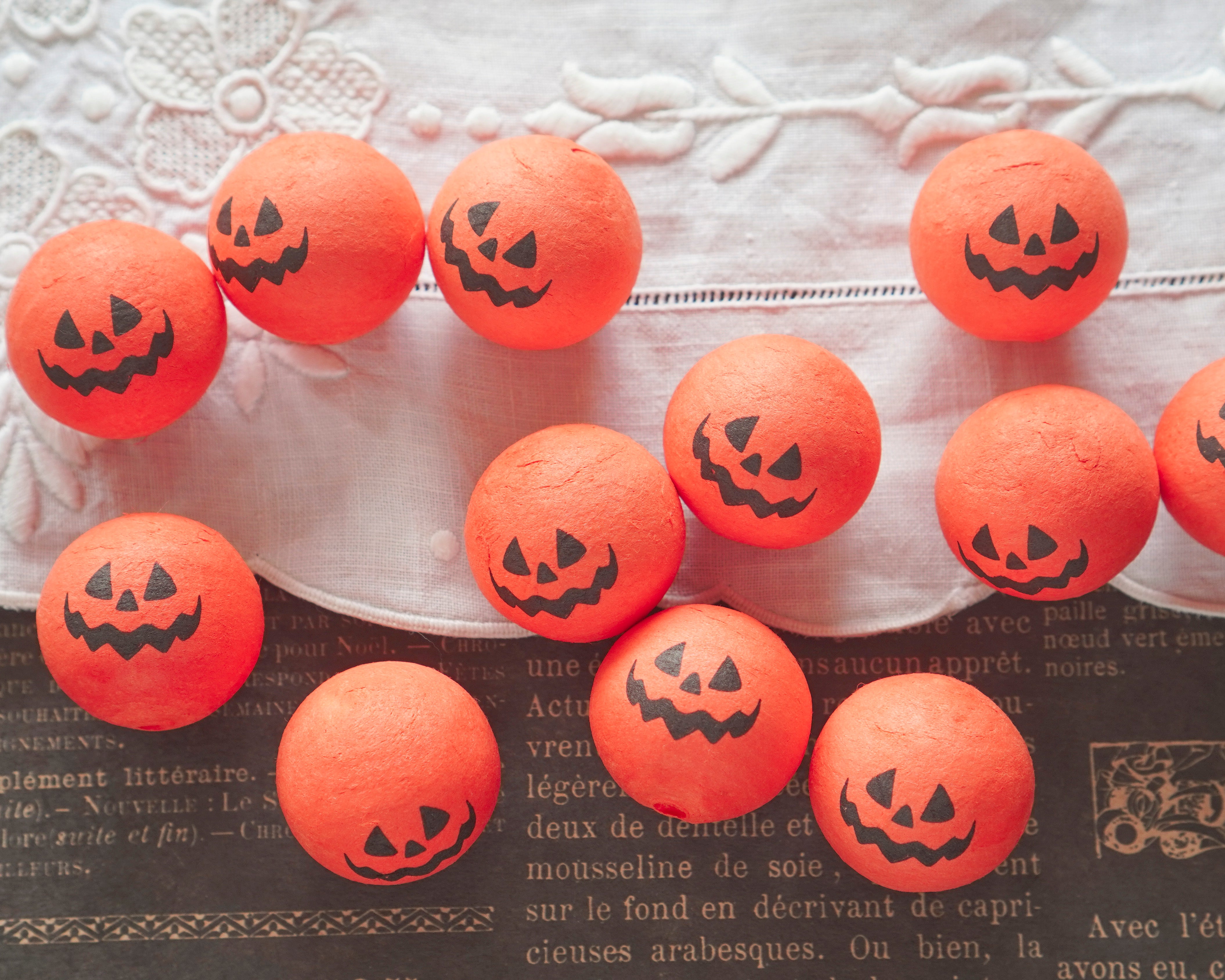 30mm Spun Cotton Heads: SPOOKY PUMPKIN - Vintage-Style Jack o Lantern Heads, 12 Pcs.