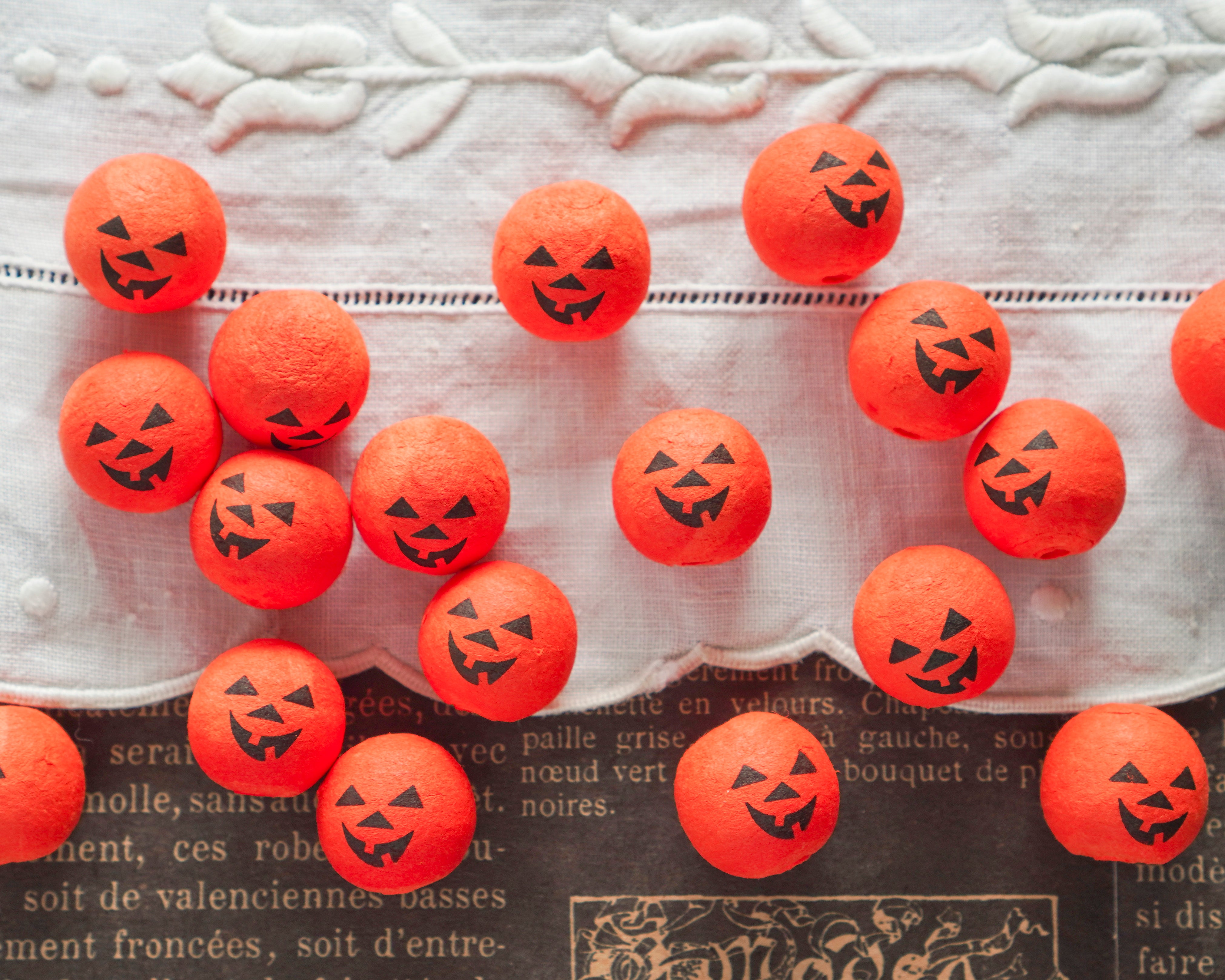 Mini Spun Cotton Heads: JACK O LANTERN - 20mm Vintage Style Pumpkin Heads, 12 Pcs.