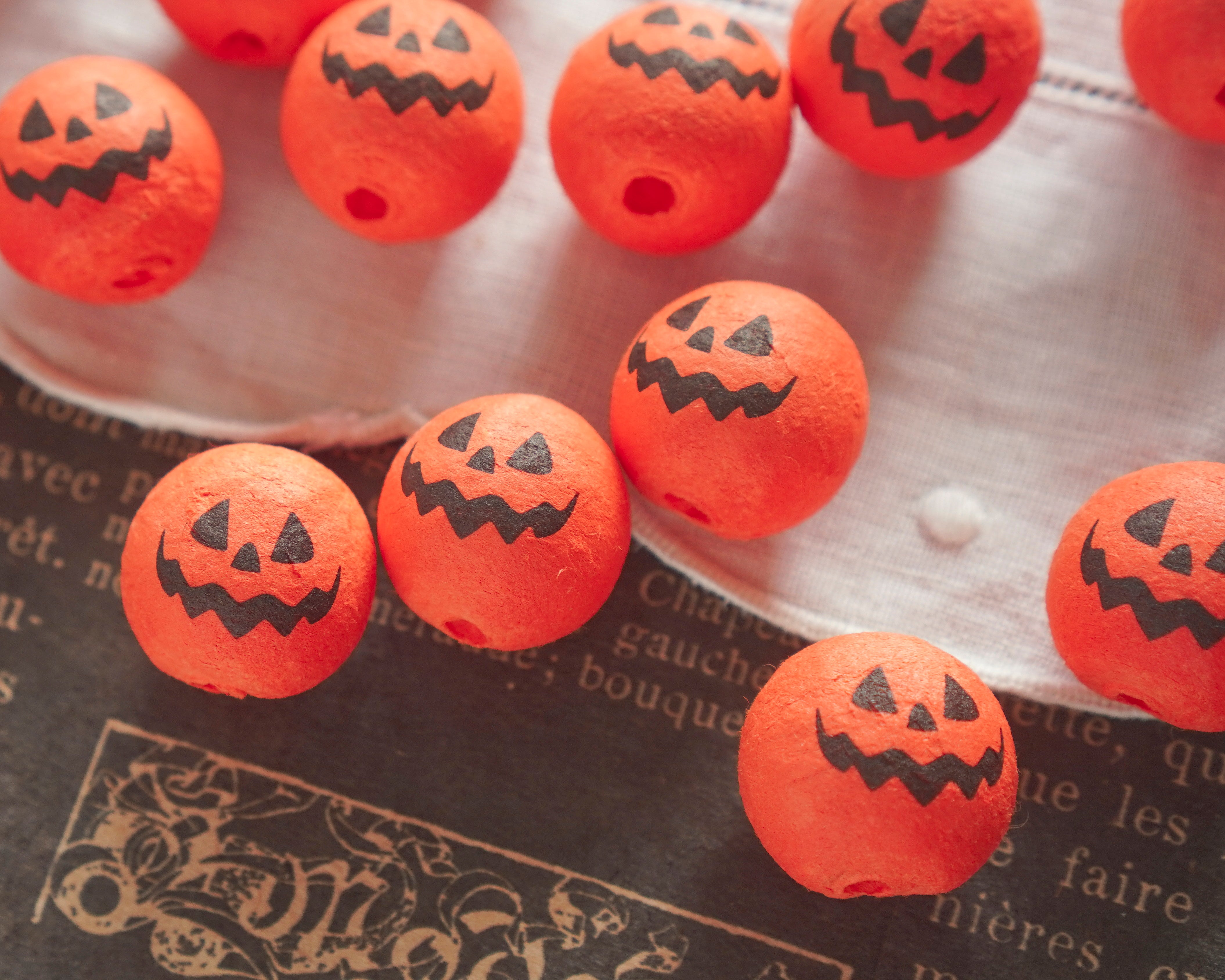 Mini Spun Cotton Heads: SPOOKY PUMPKIN - 20mm Vintage-Style Jack o Lantern Heads, 12 Pcs.