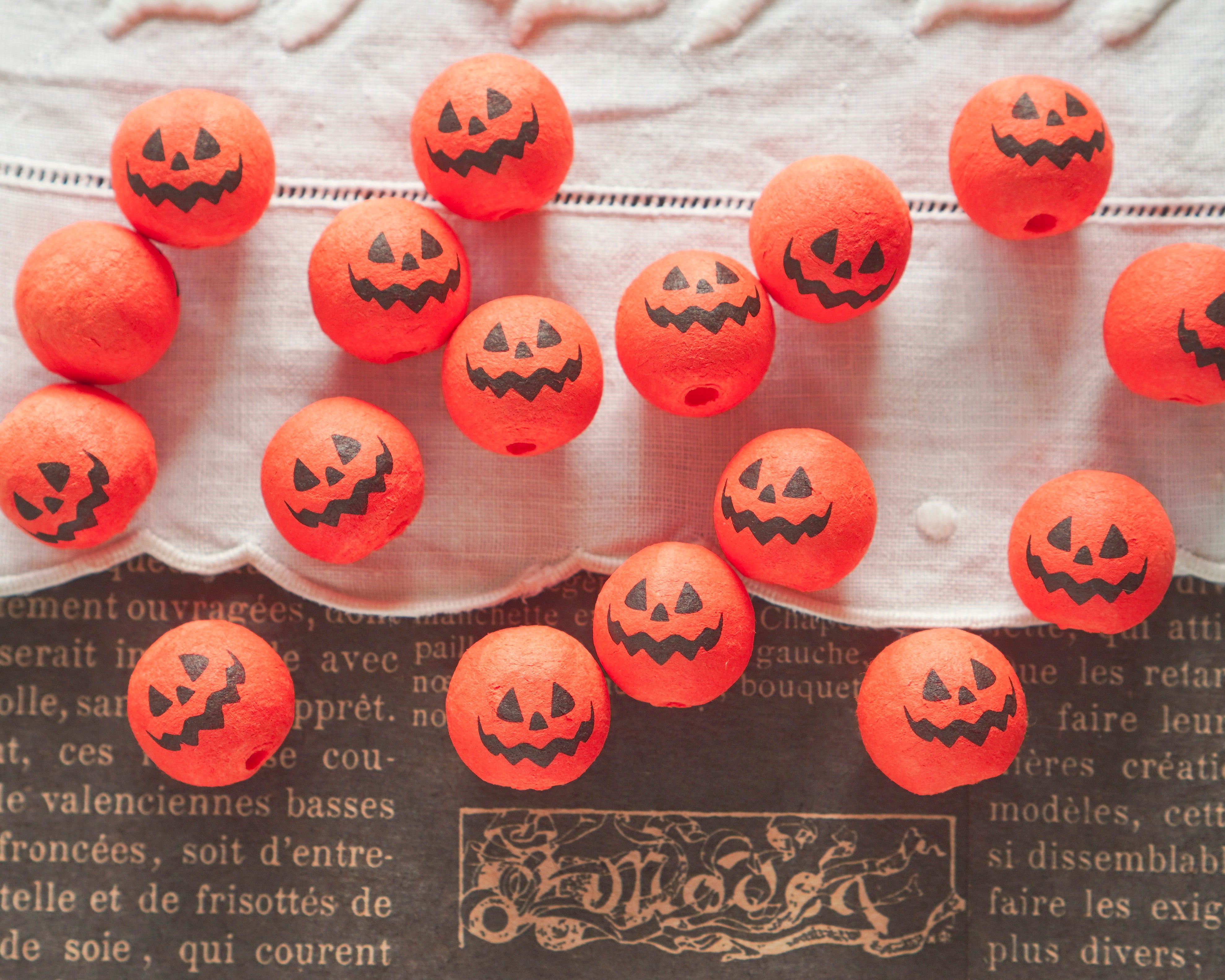 Mini Spun Cotton Heads: SPOOKY PUMPKIN - 20mm Vintage-Style Jack o Lantern Heads, 12 Pcs.