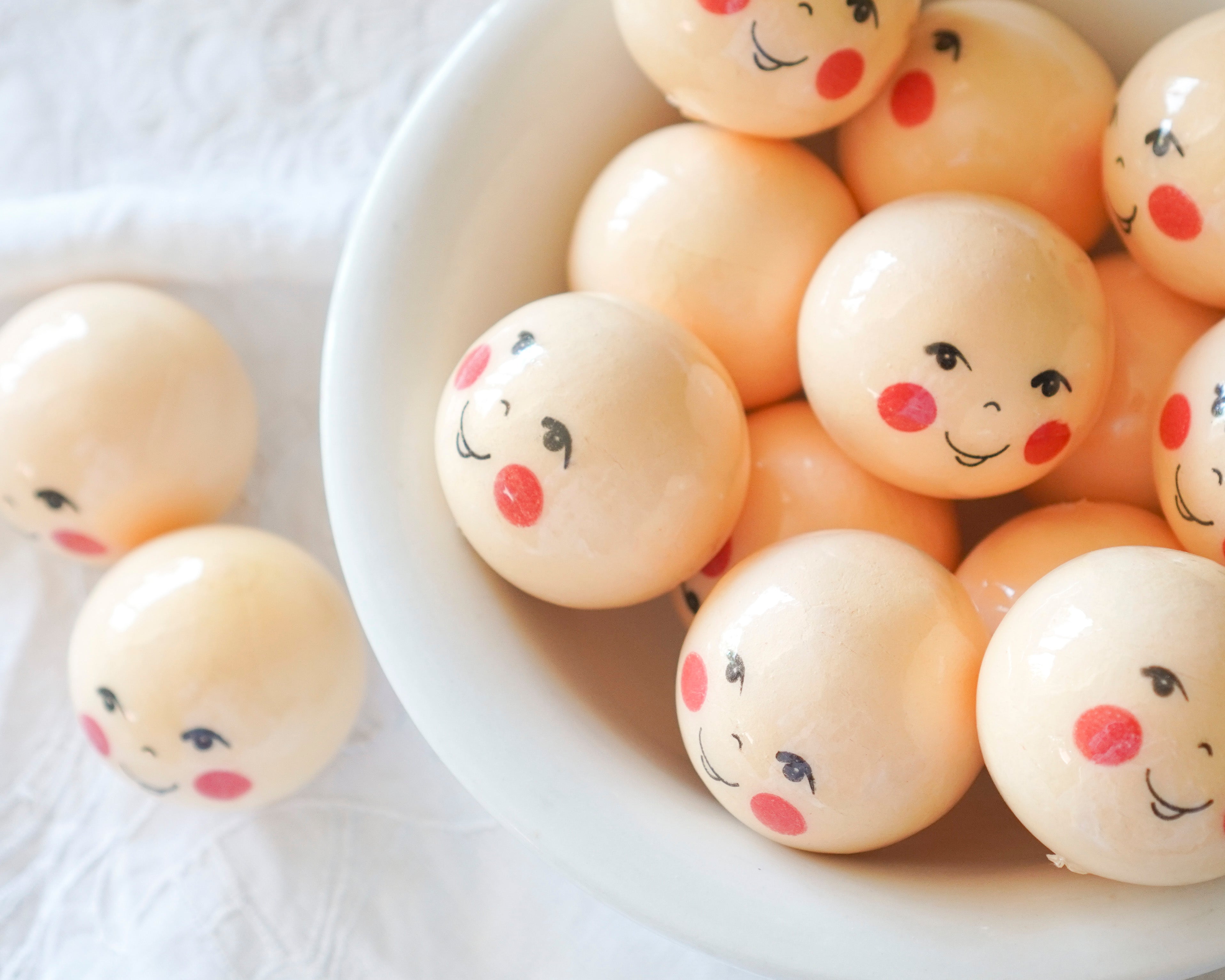 50mm Lacquered Doll Heads: FOLK DOLL, Pale Yellow, 6 Pcs.