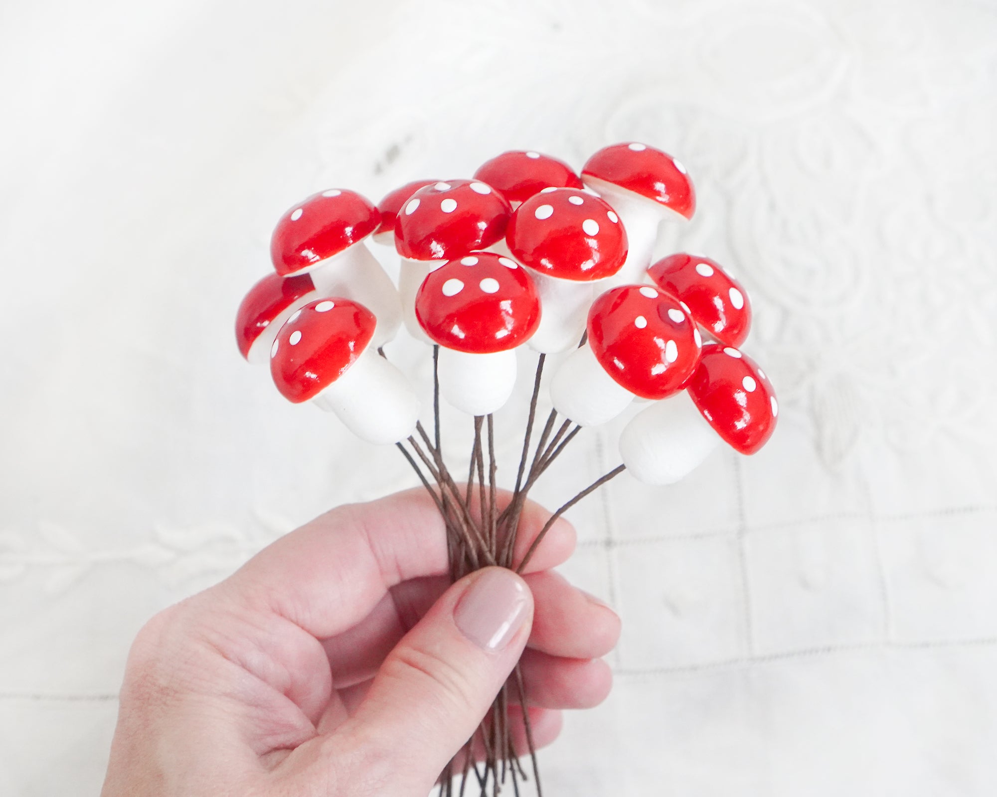 Tie-On Mushrooms - Spun Cotton Toadstools, 30mm x 20mm, 12 Pcs.