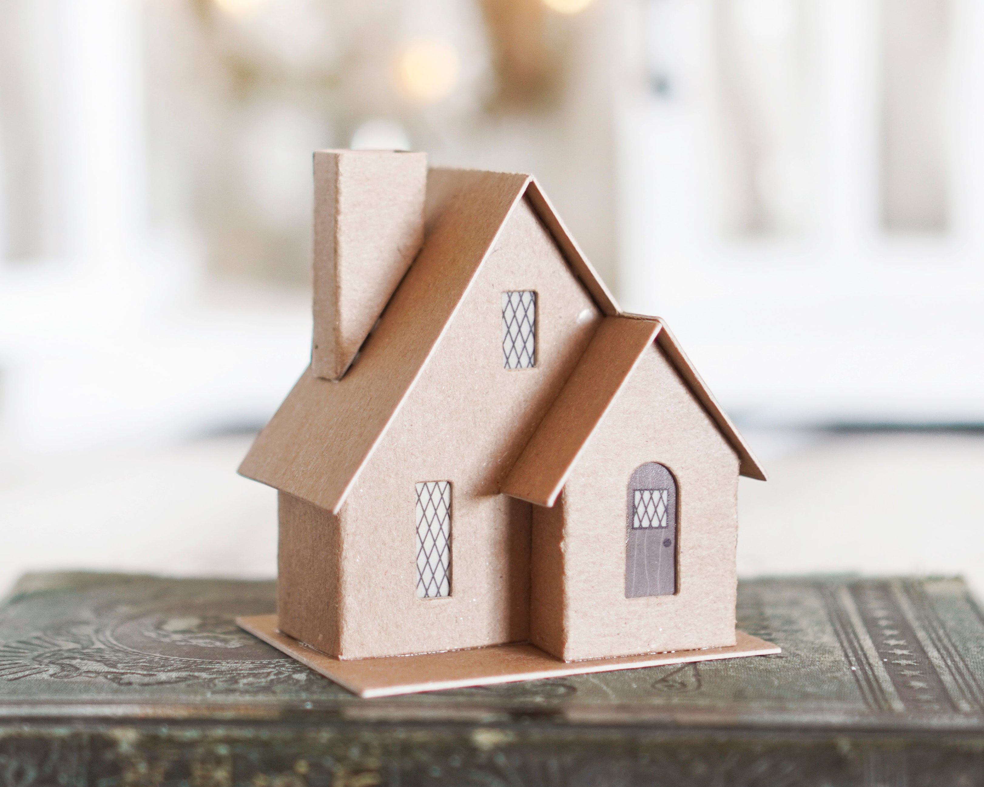 Small cardboard house model Putz Village