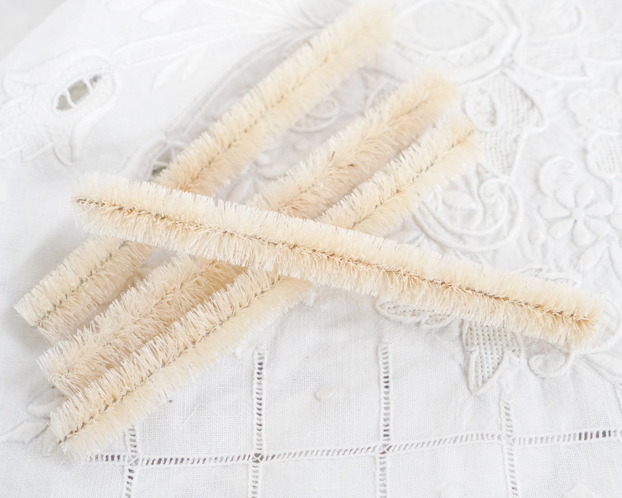 Natural Sisal Mini Bottle Brush Garland Sticks, 4 Pcs.