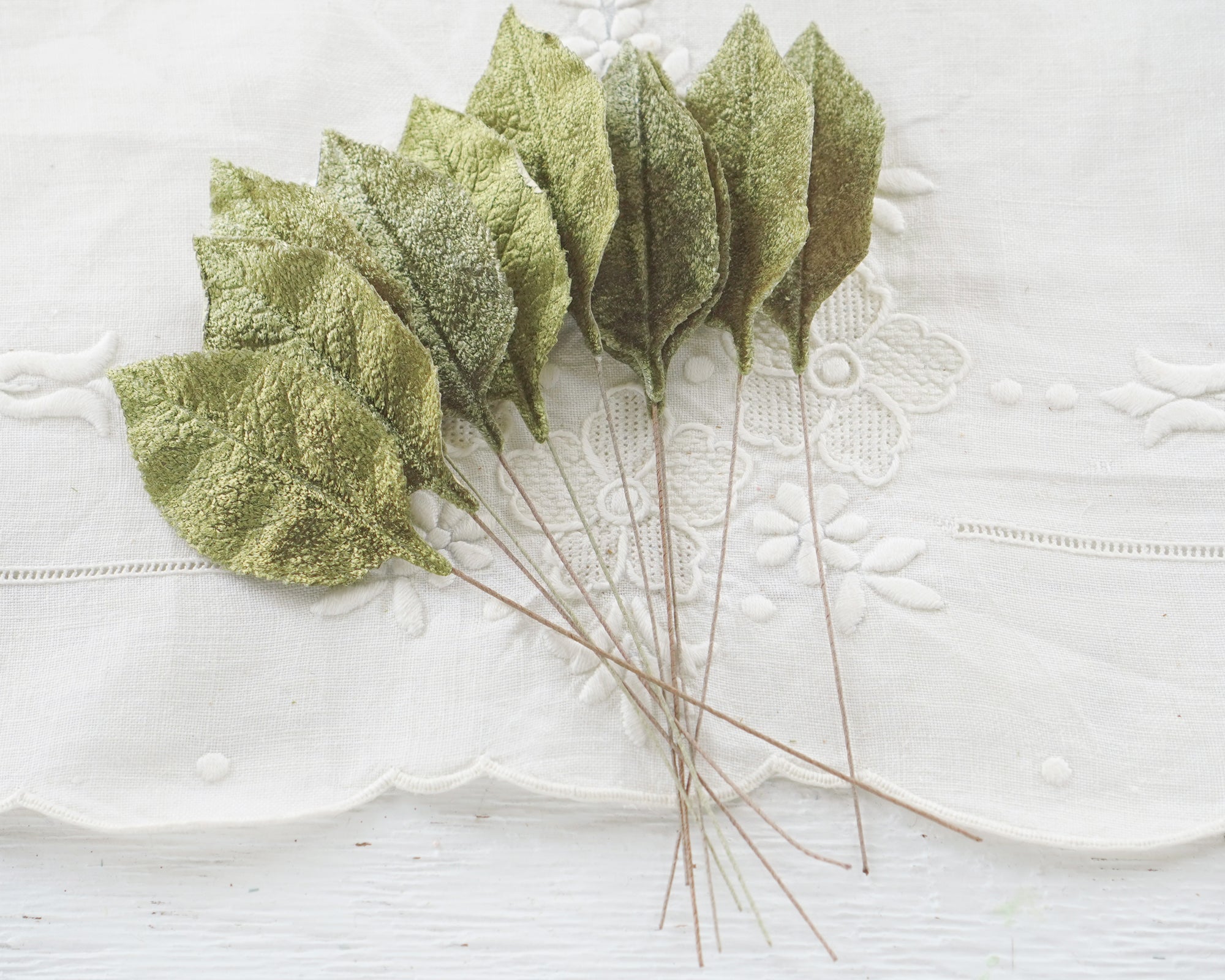 Light Moss Green Velvet Leaves, Large, 10 Pcs.