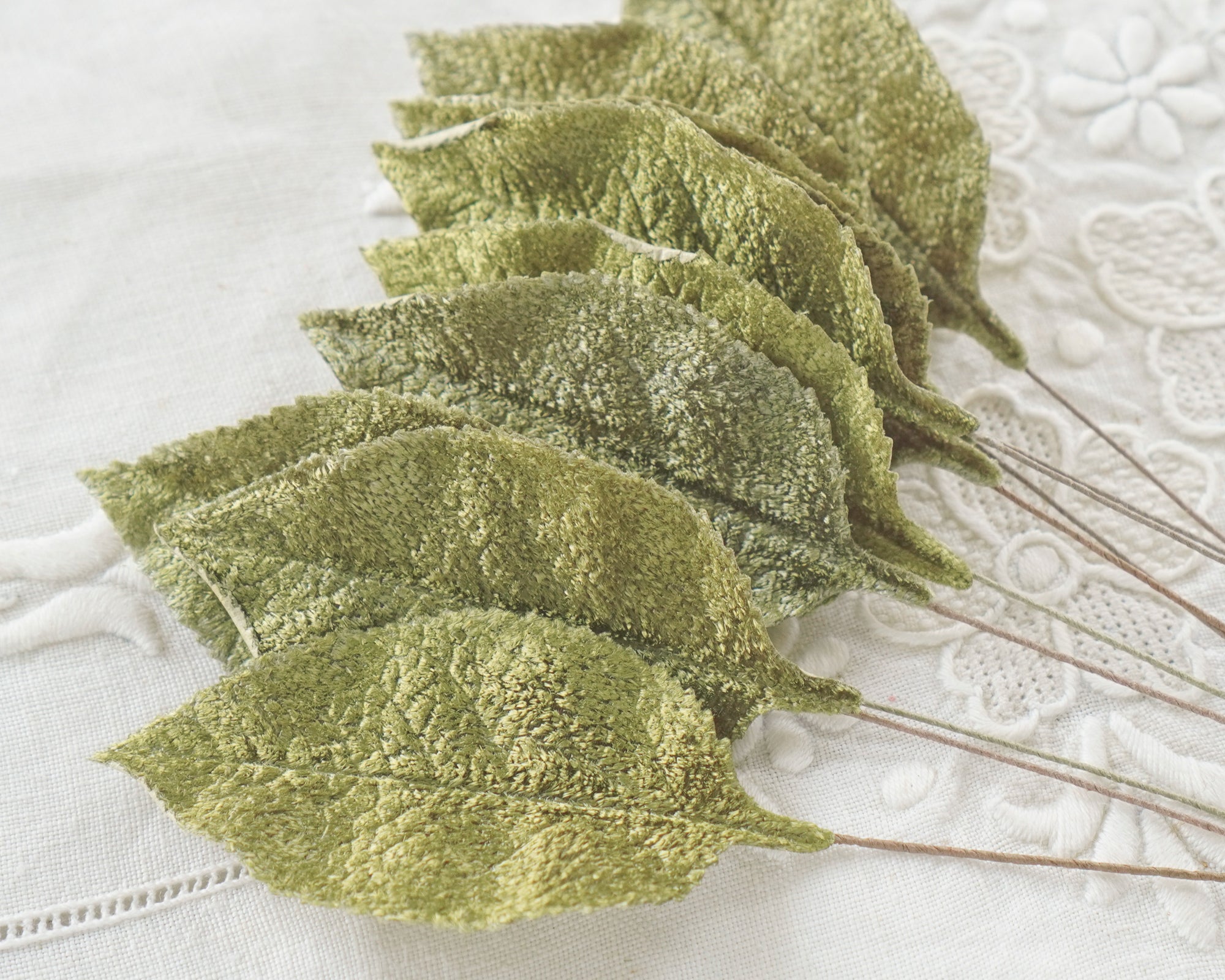 Light Moss Green Velvet Leaves, Large, 10 Pcs.