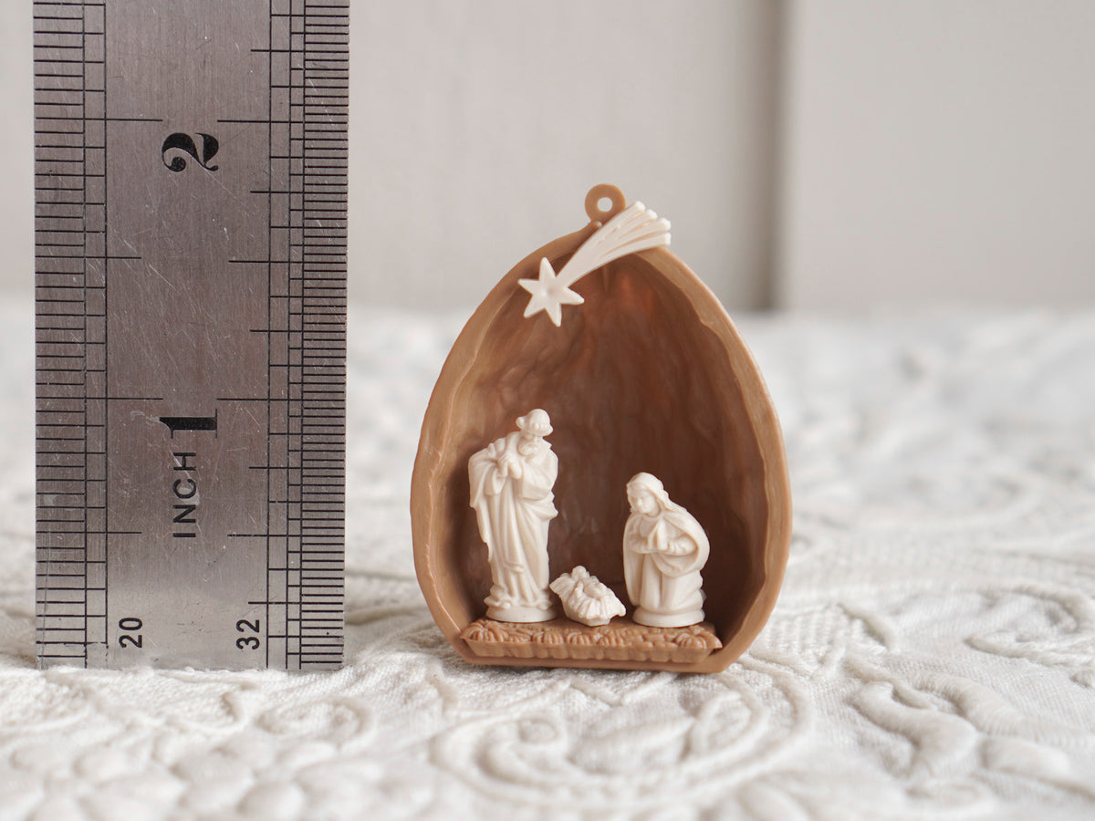 Miniature Walnut Nativity German Ornament Kit