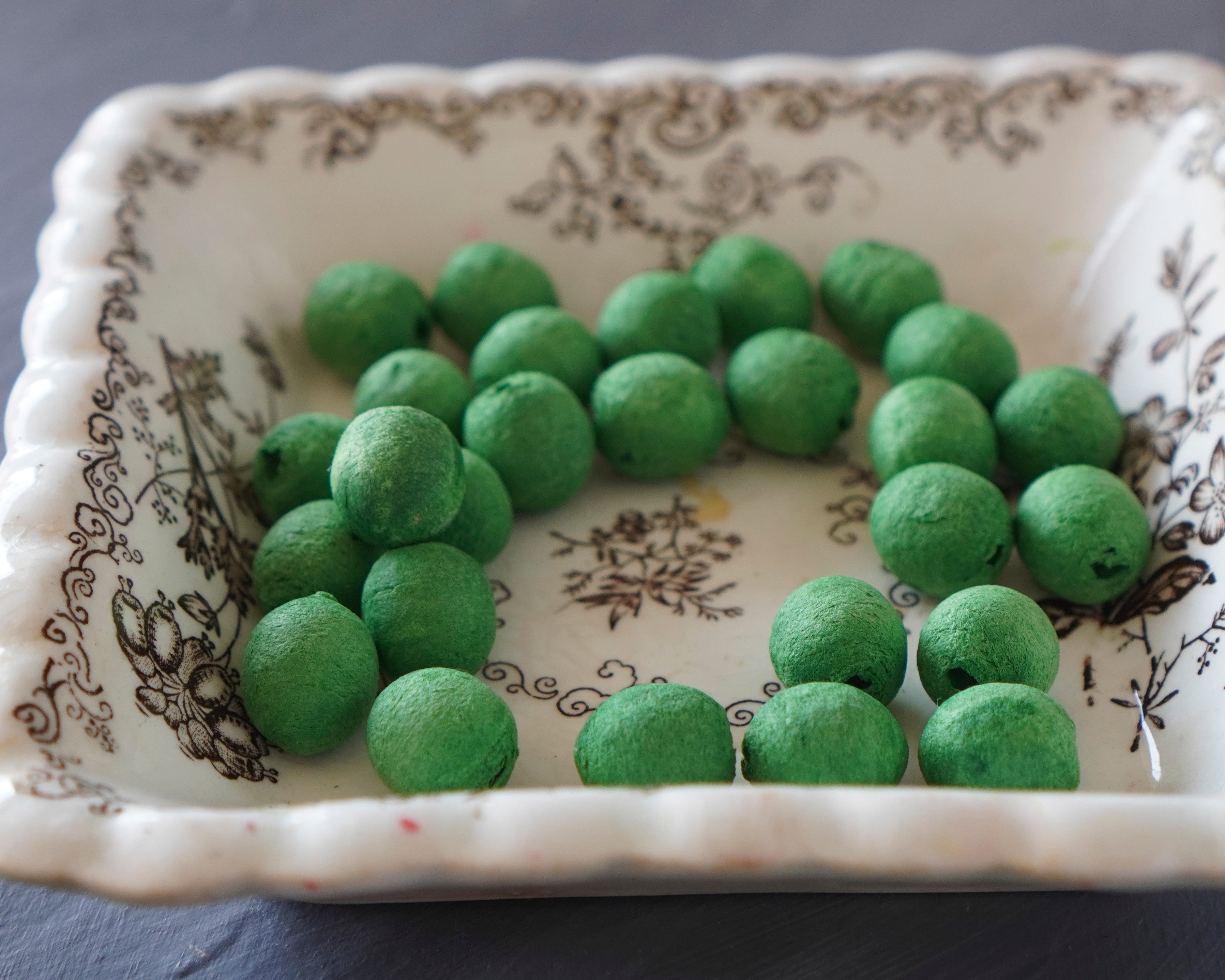 Elf Feet - Christmas Green Tinted Spun Cotton Eggs 12x10mm, 24 Pcs.