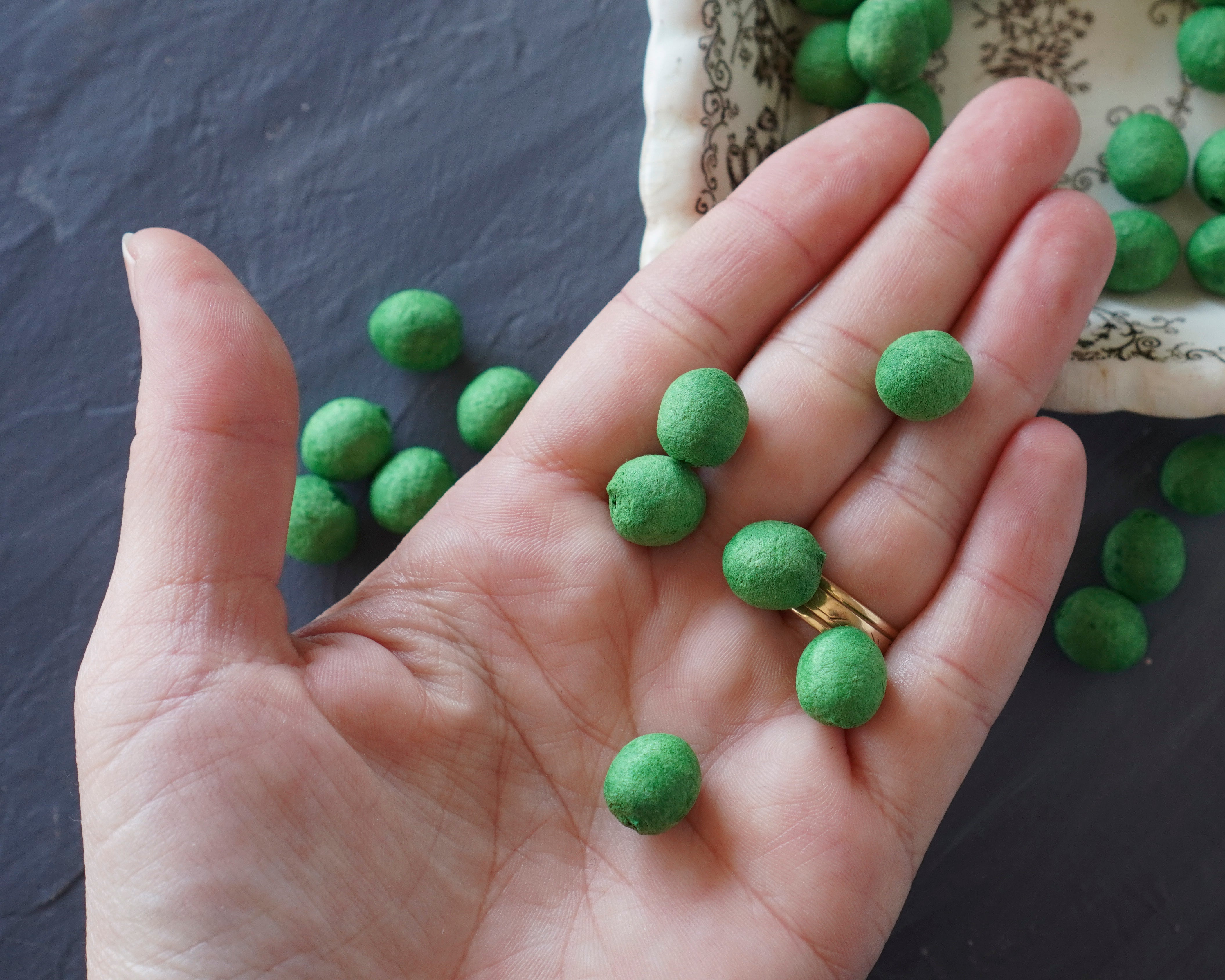 Elf Feet - Christmas Green Tinted Spun Cotton Eggs 12x10mm, 24 Pcs.