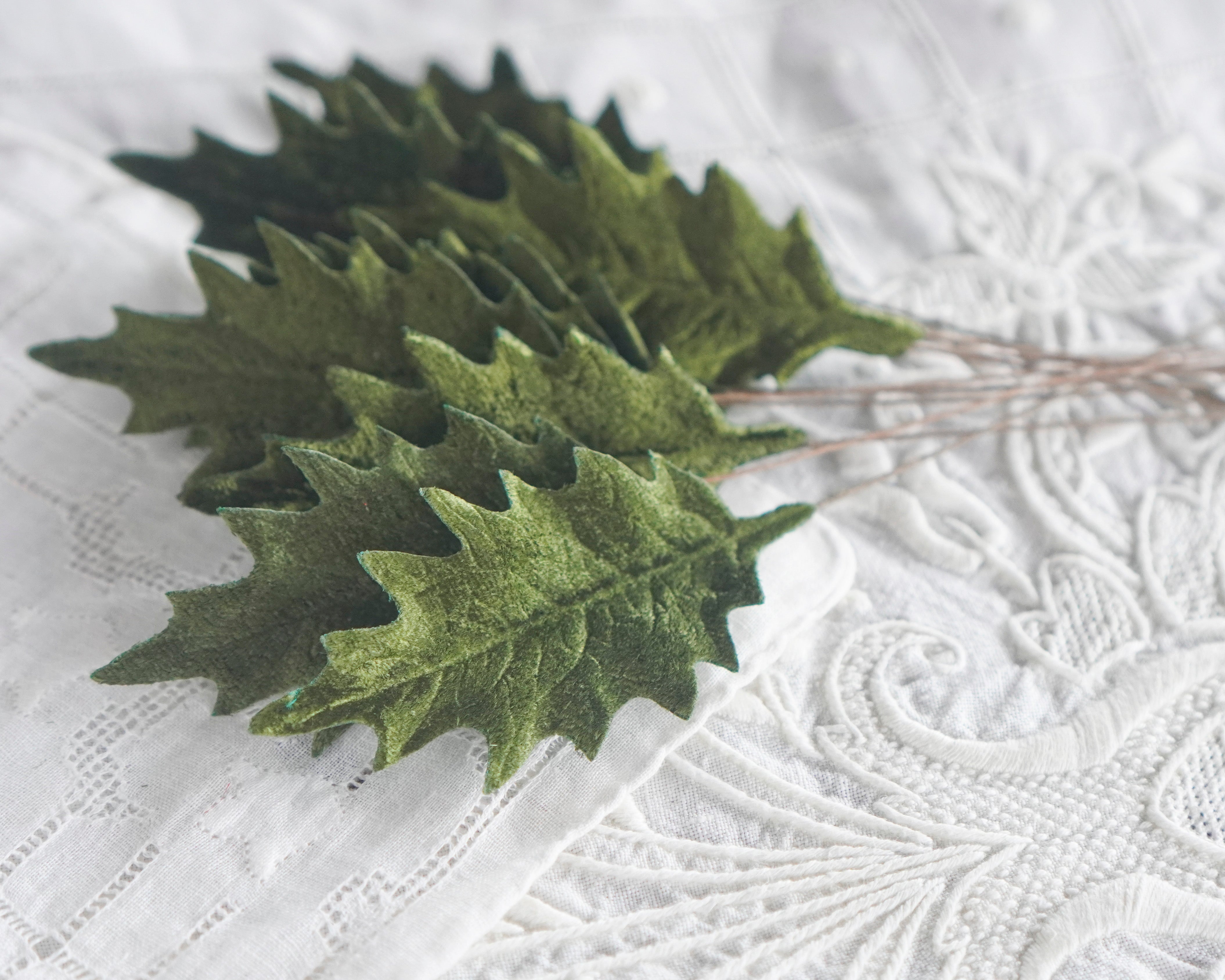 Velvet Holly Leaves, Moss Green, 10 Pcs.
