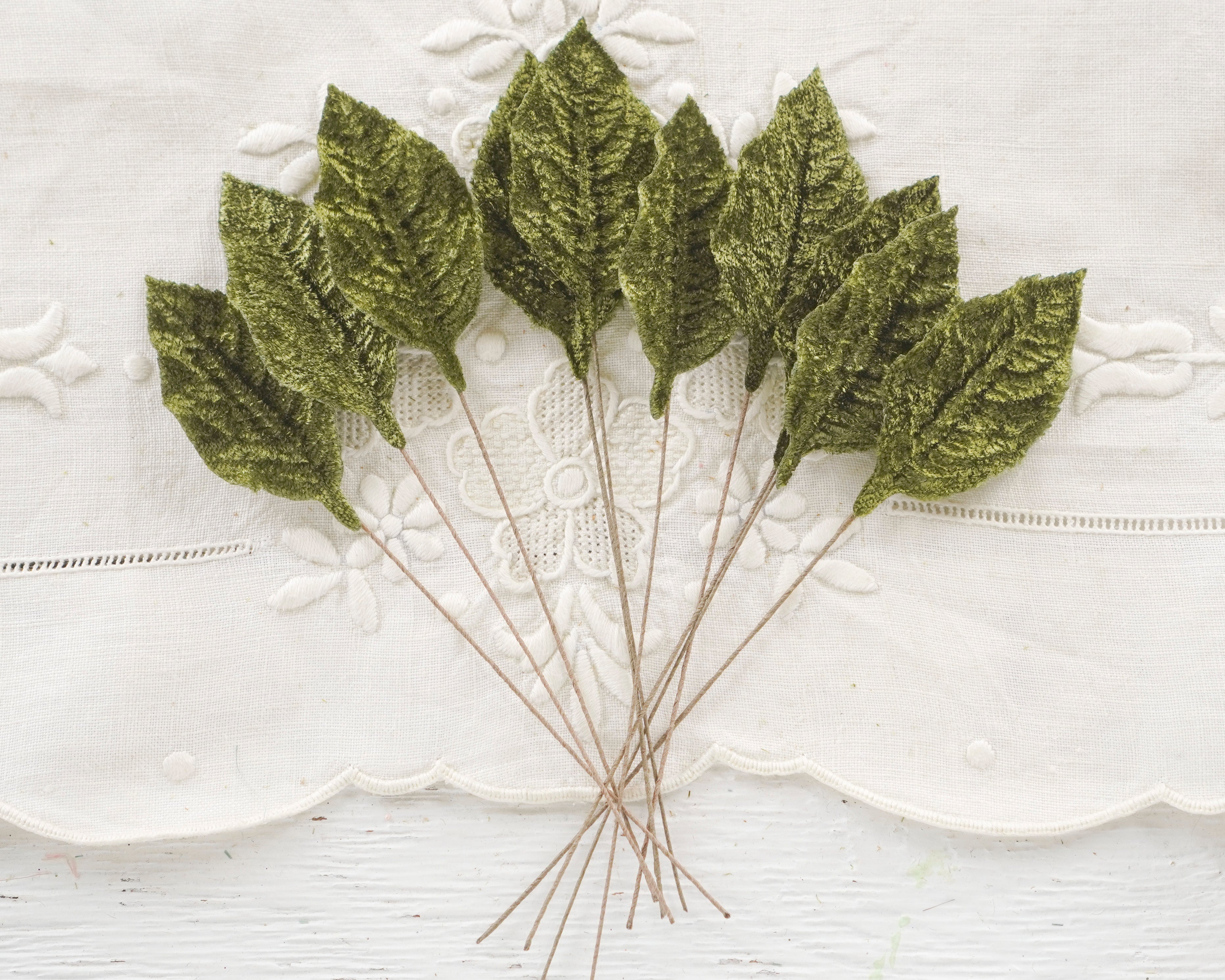 Dark Moss Green Velvet Leaves, Medium, 10 Pcs.