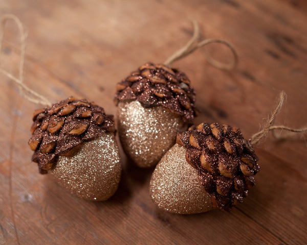 Beautiful Acorn Ornaments with Pine Cones and Glitter - DIY Christmas Craft