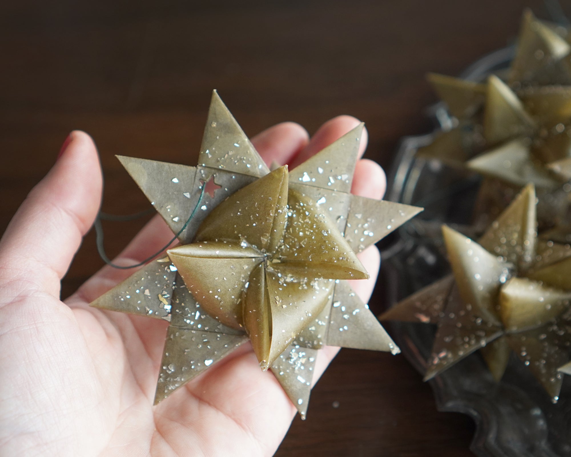 How to Make Nostalgic Waxed Moravian Stars