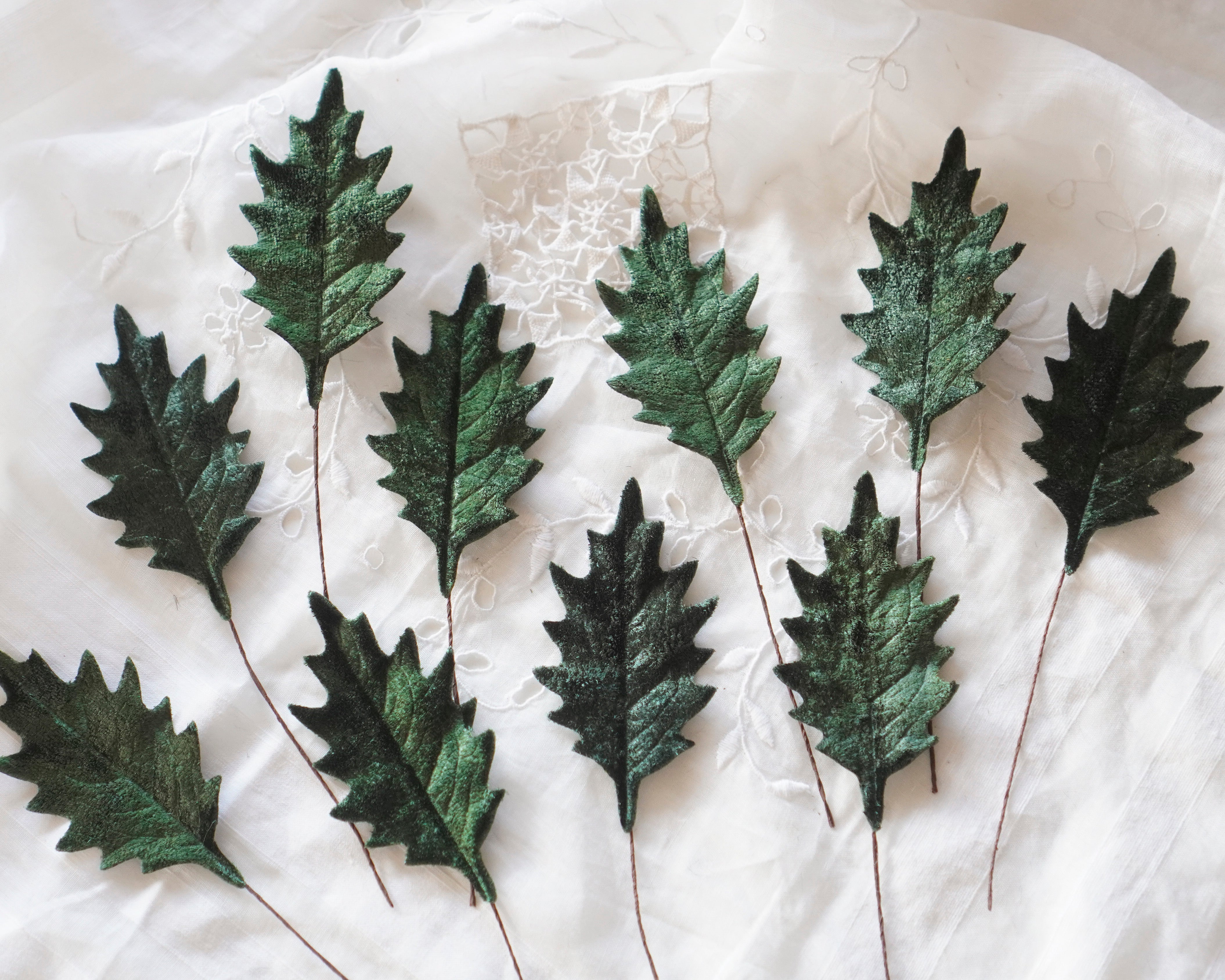 Velvet Holly Leaves, Dark Green, 10 Pcs.