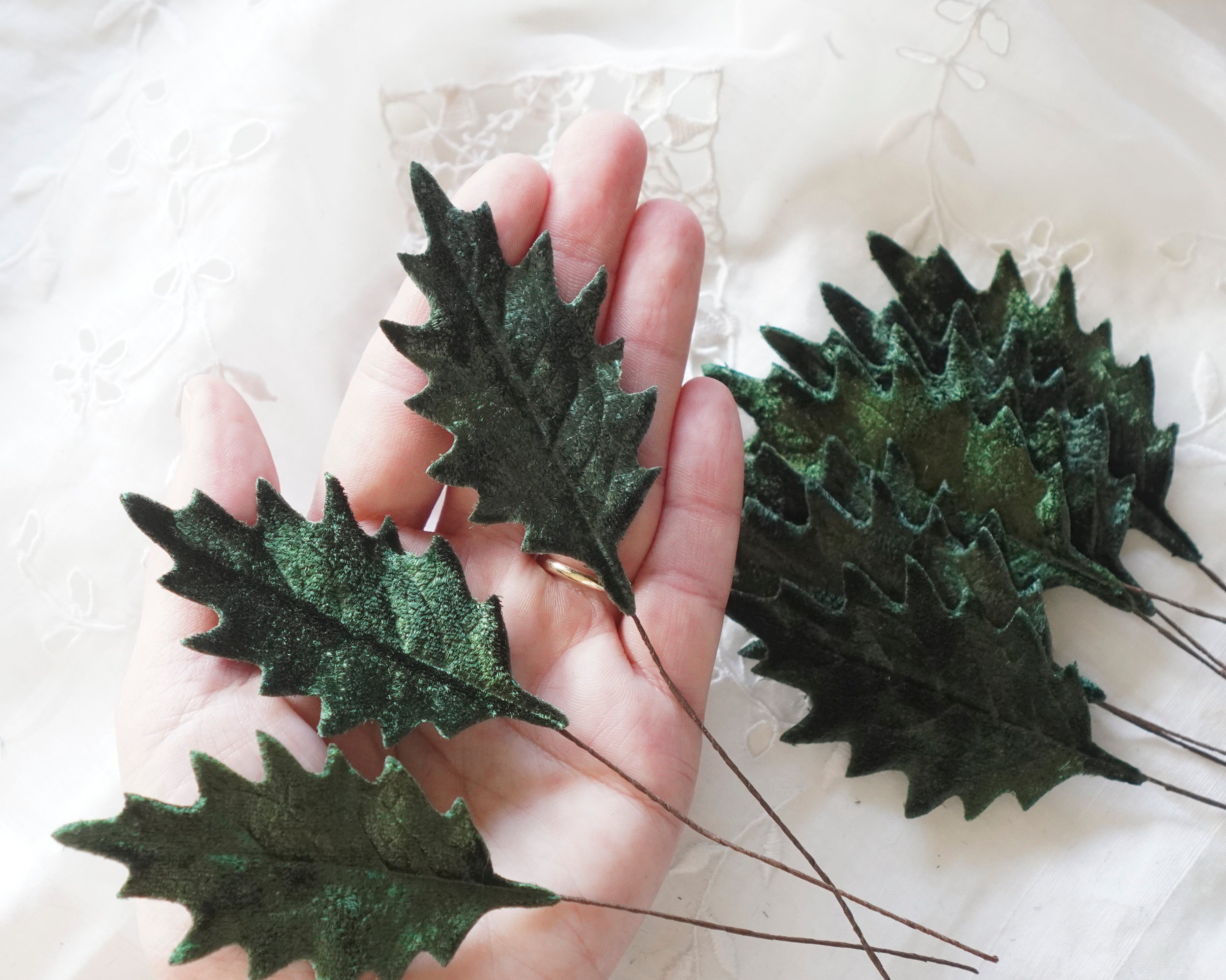 Velvet Holly Leaves, Dark Green, 10 Pcs.