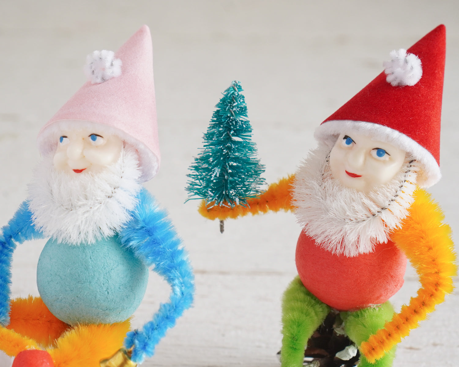 Christmas Elf Craft Kit - DIY Retro Spun Cotton and Pine Cone Elves