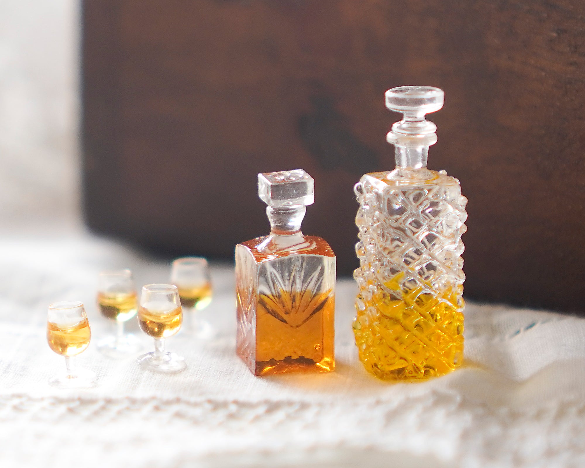 Dollhouse Bar Set - 1:12 Miniature Decanters with Glasses