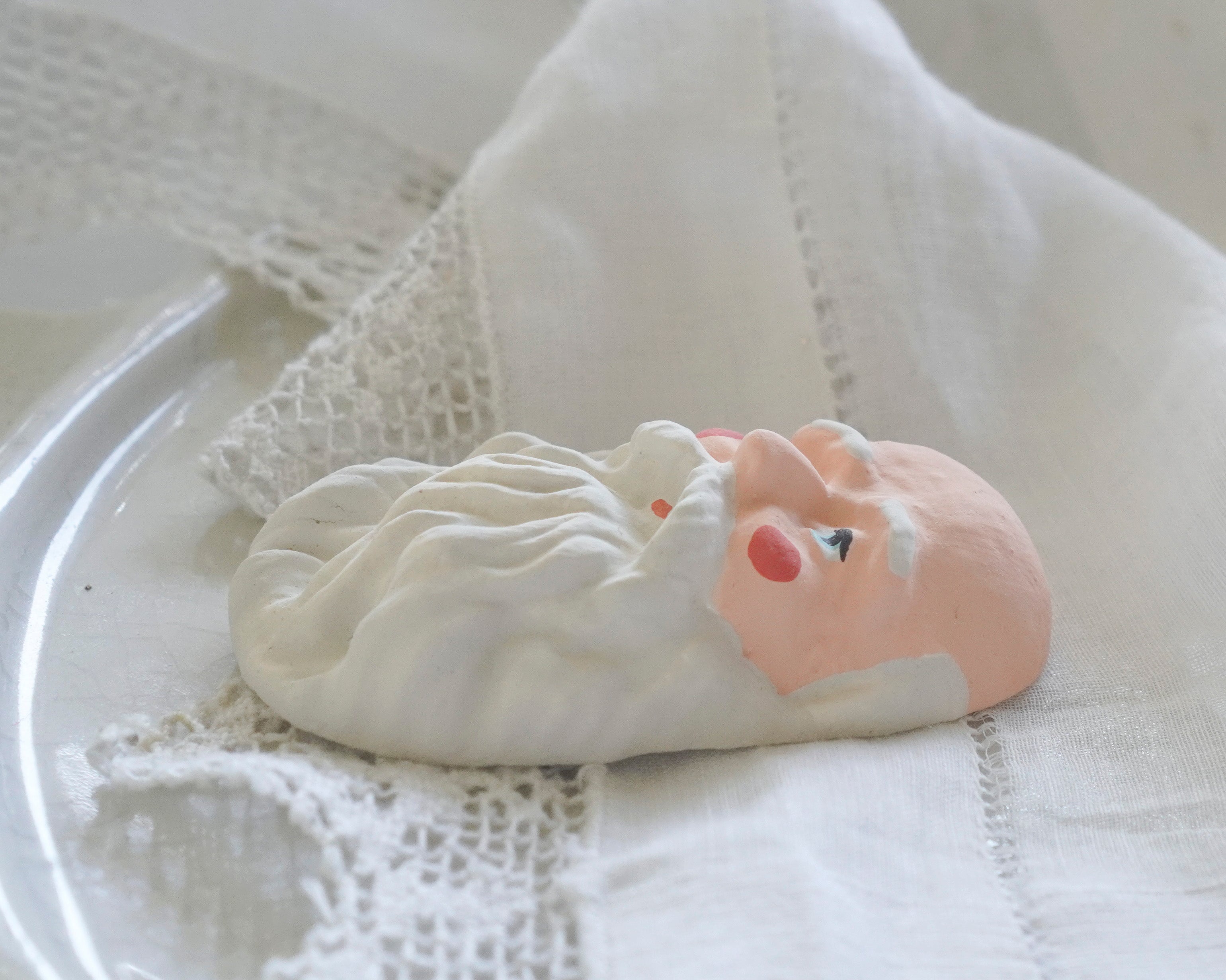Old Fashioned Santa Face, 2" Cream, 1 Piece