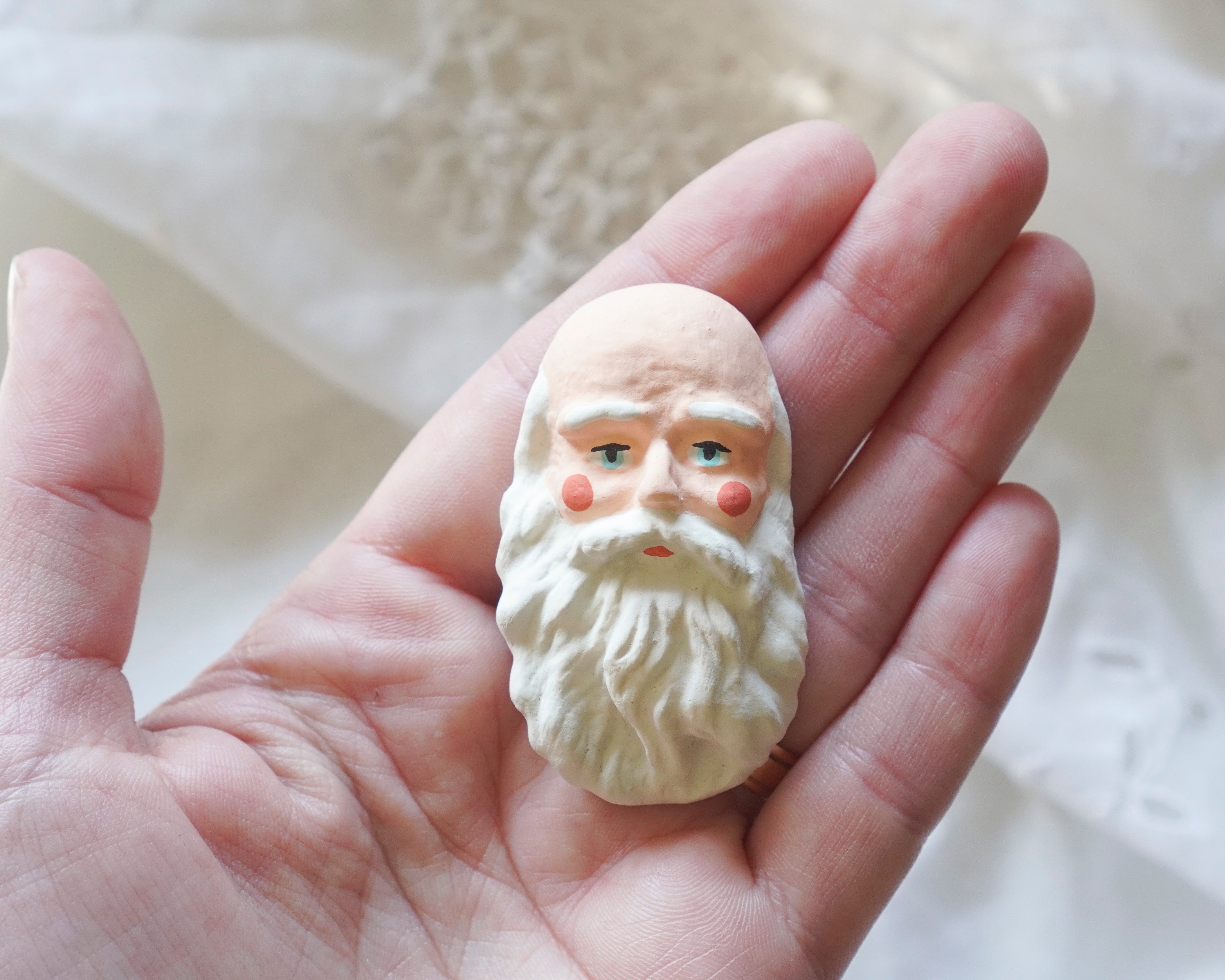 Old Fashioned Santa Face, 2" Cream, 1 Piece