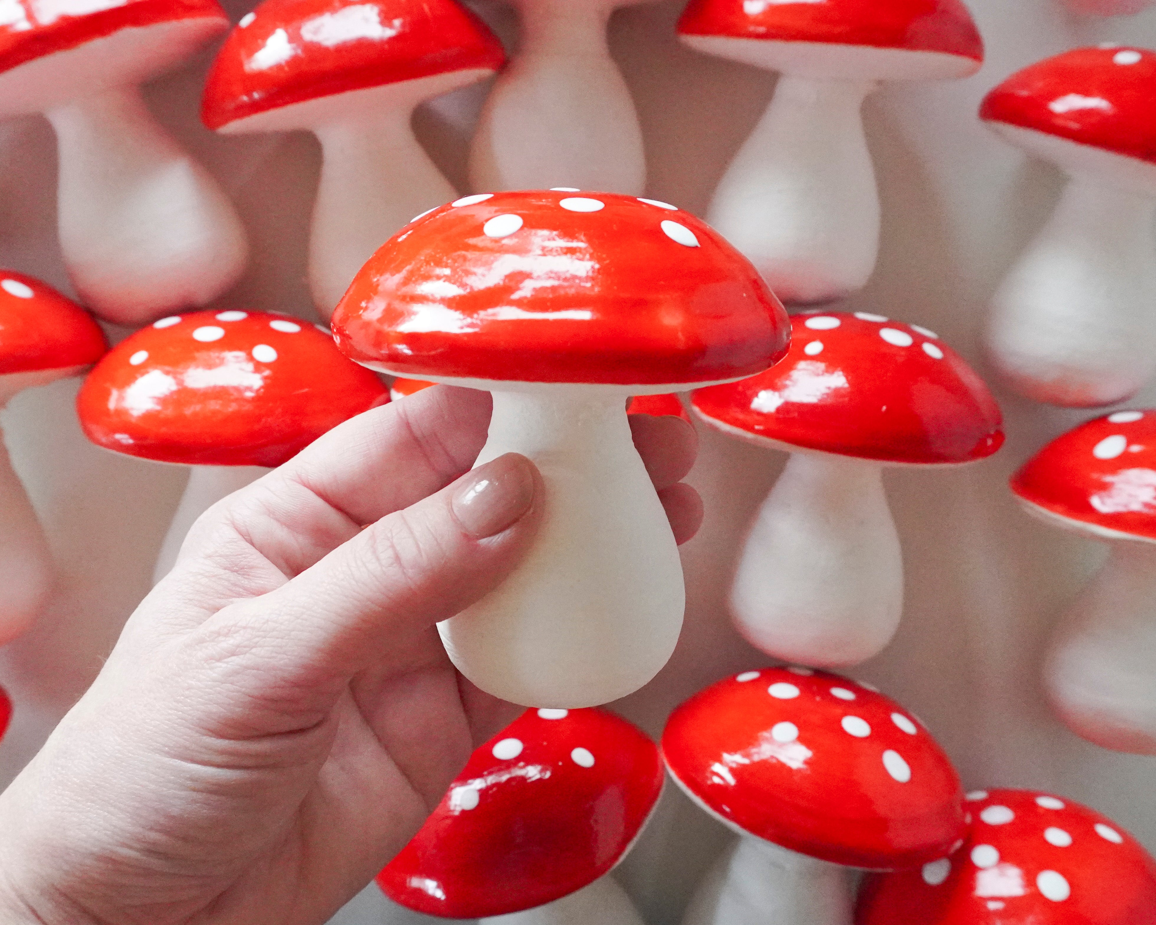 Flawed: Giant Spun Cotton Toadstools, 5 Pcs.