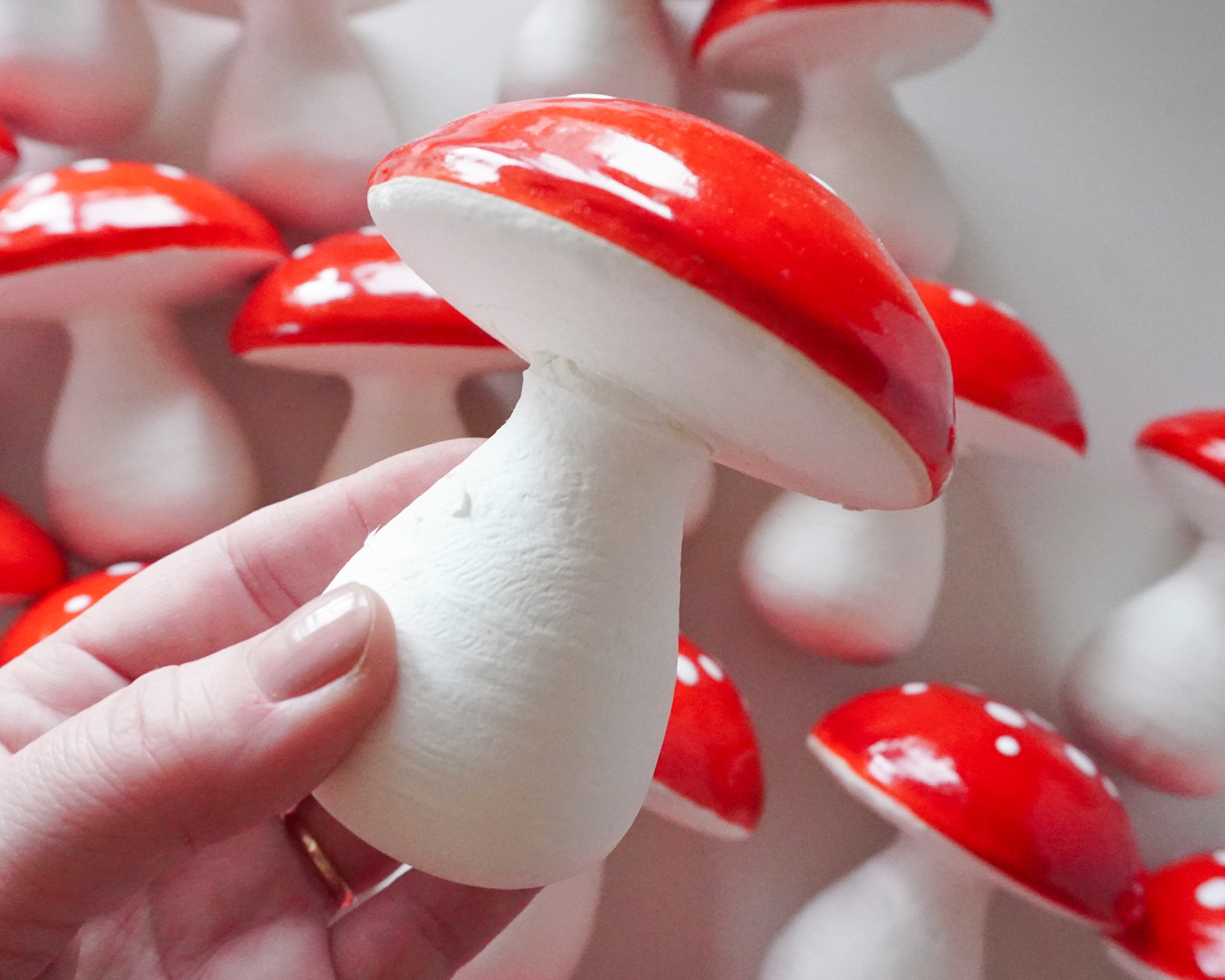 Flawed: Giant Spun Cotton Toadstools, 5 Pcs.