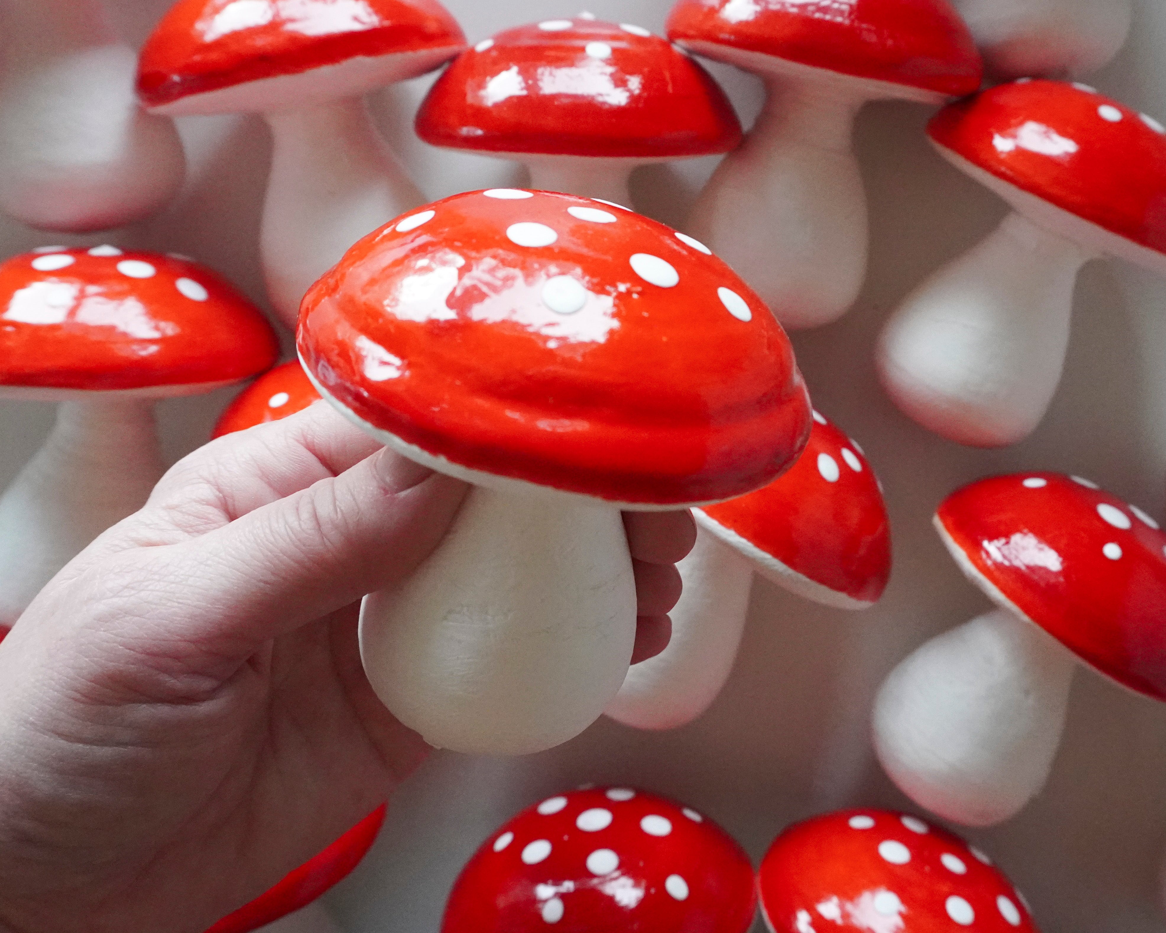 Flawed: Giant Spun Cotton Toadstools, 5 Pcs.