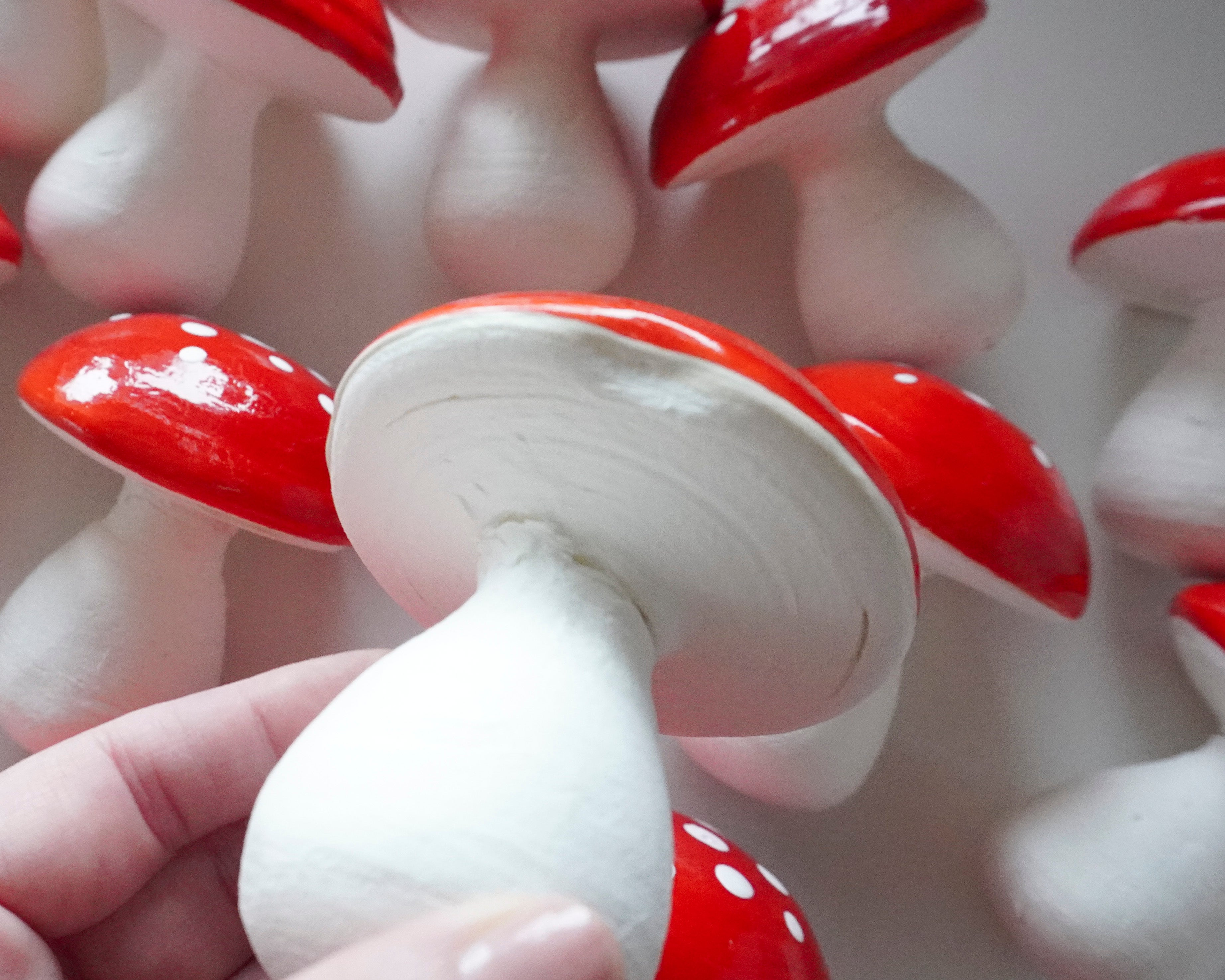 Flawed: Giant Spun Cotton Toadstools, 5 Pcs.