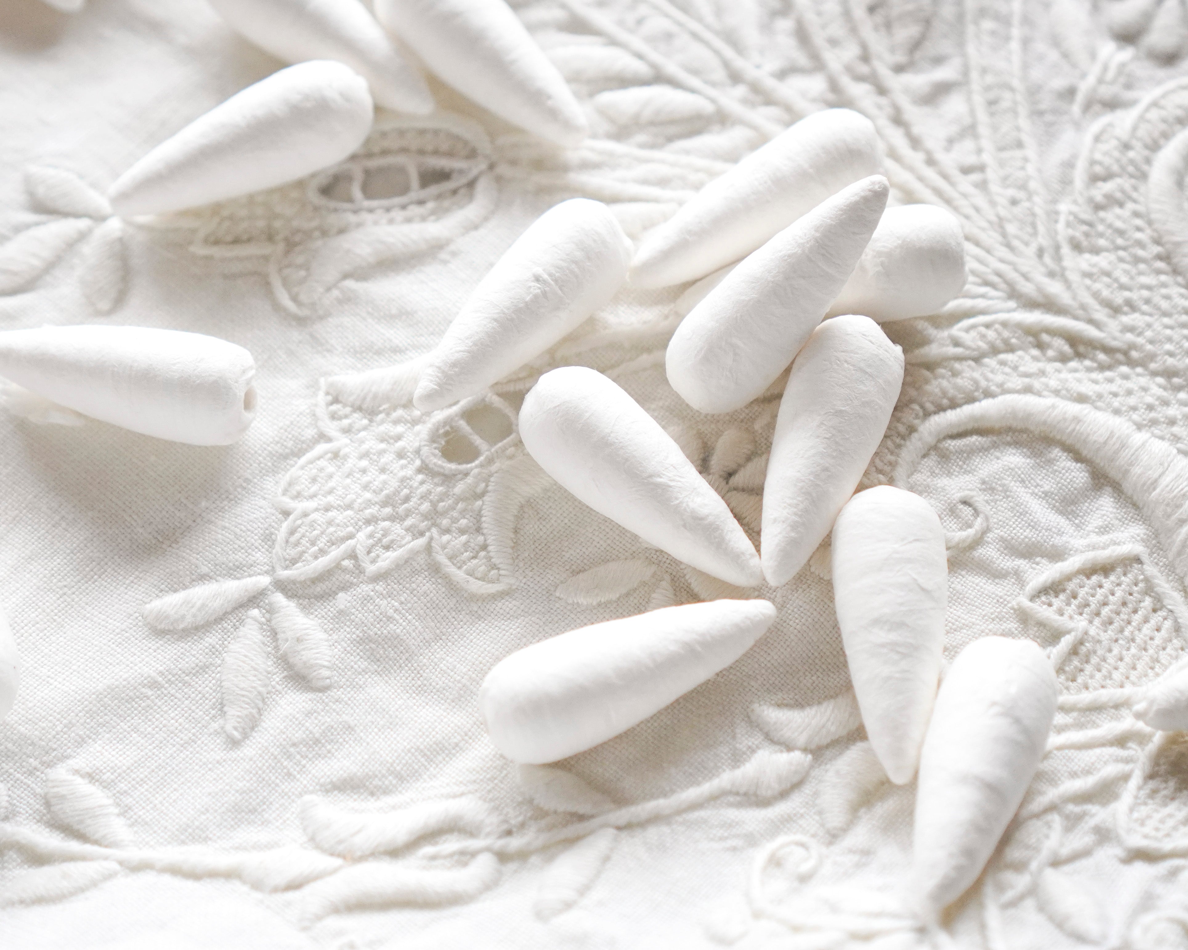 Mini Spun Cotton Carrots - 28mm Vintage-Style Craft Shapes, 12 Pcs.