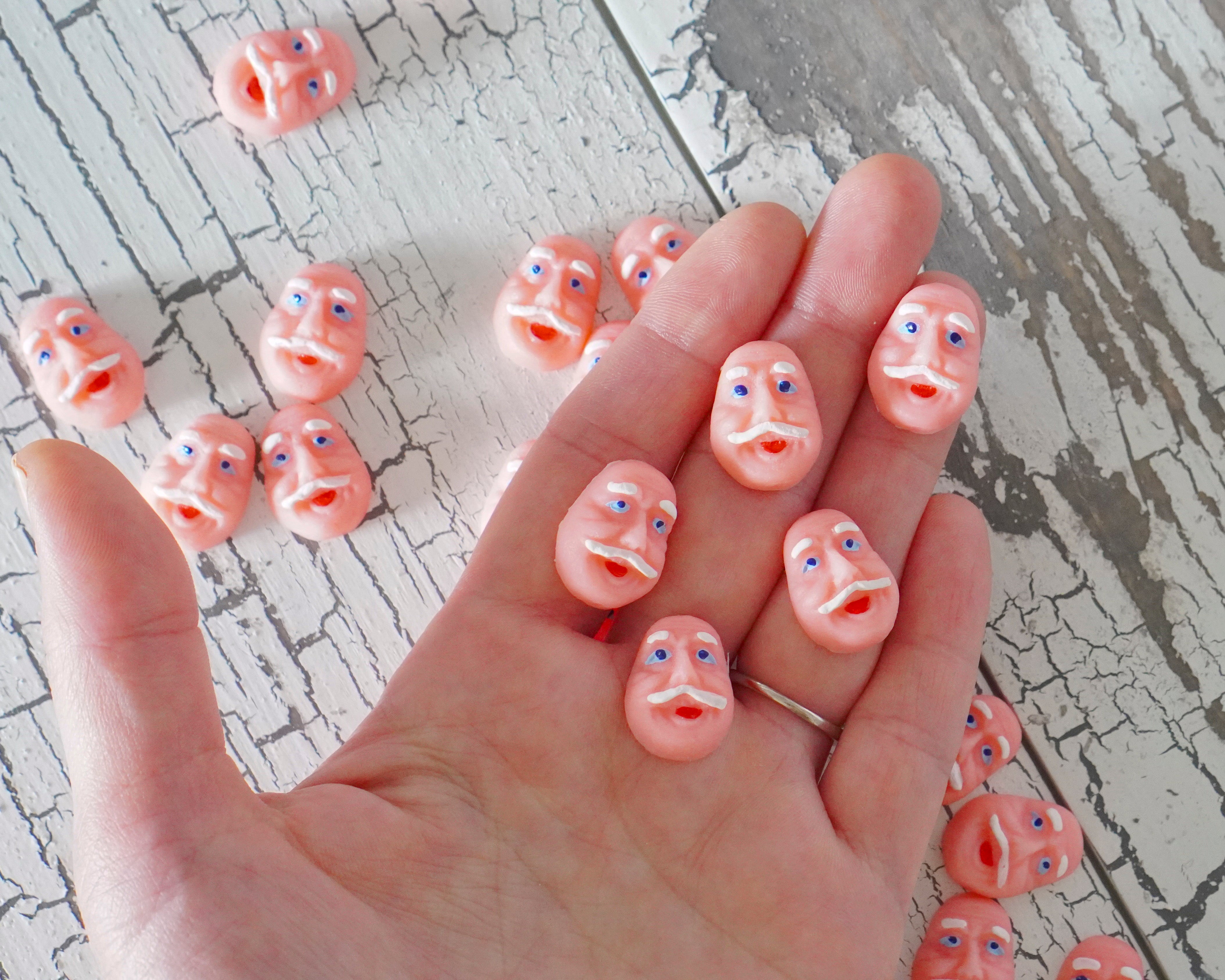 Miniature Santa Faces for Crafts, Tiny Plastic Vintage Style Santa Heads 12 Pcs.