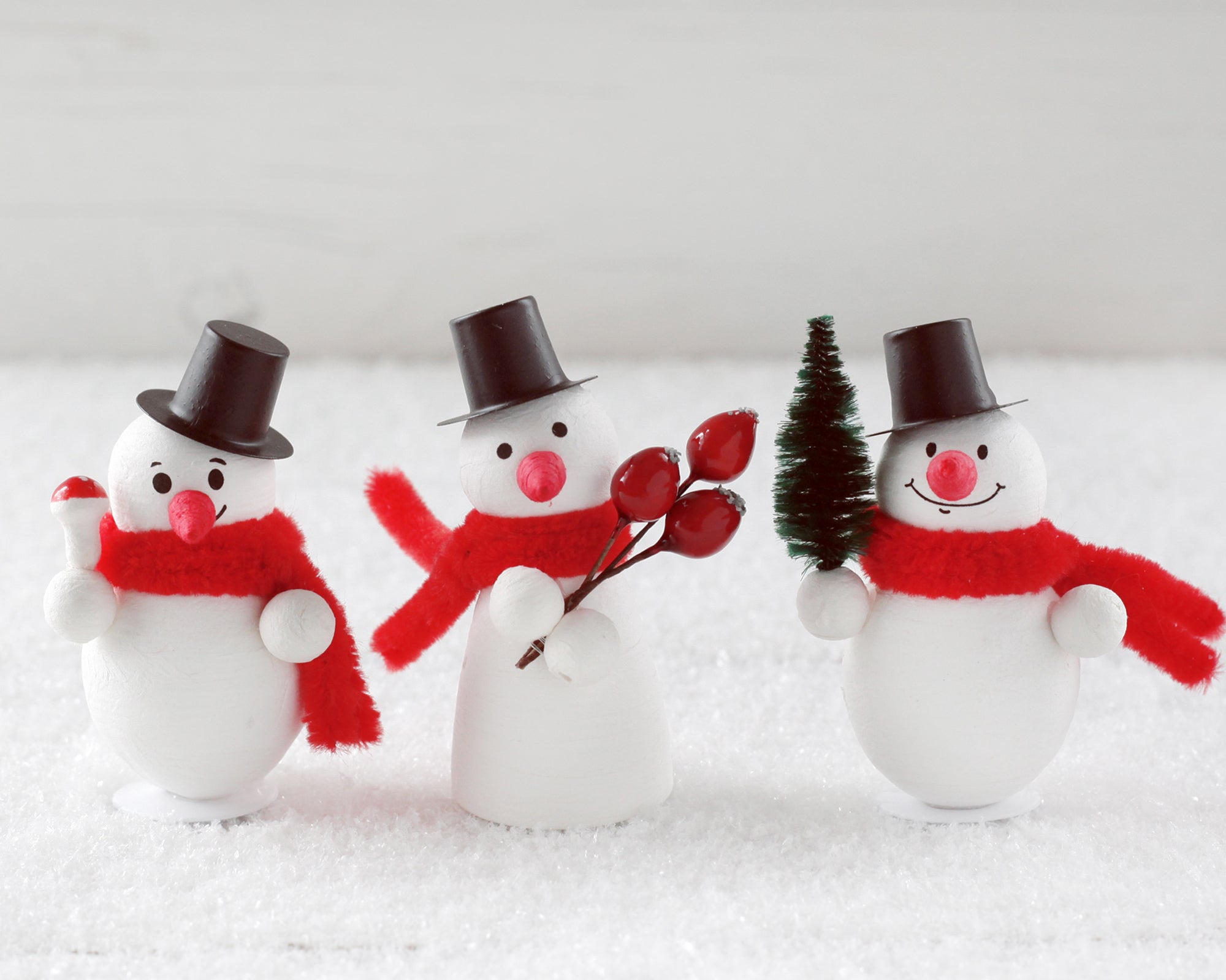 Snowman Craft Kit - DIY Spun Cotton Snowmen Christmas Decorations