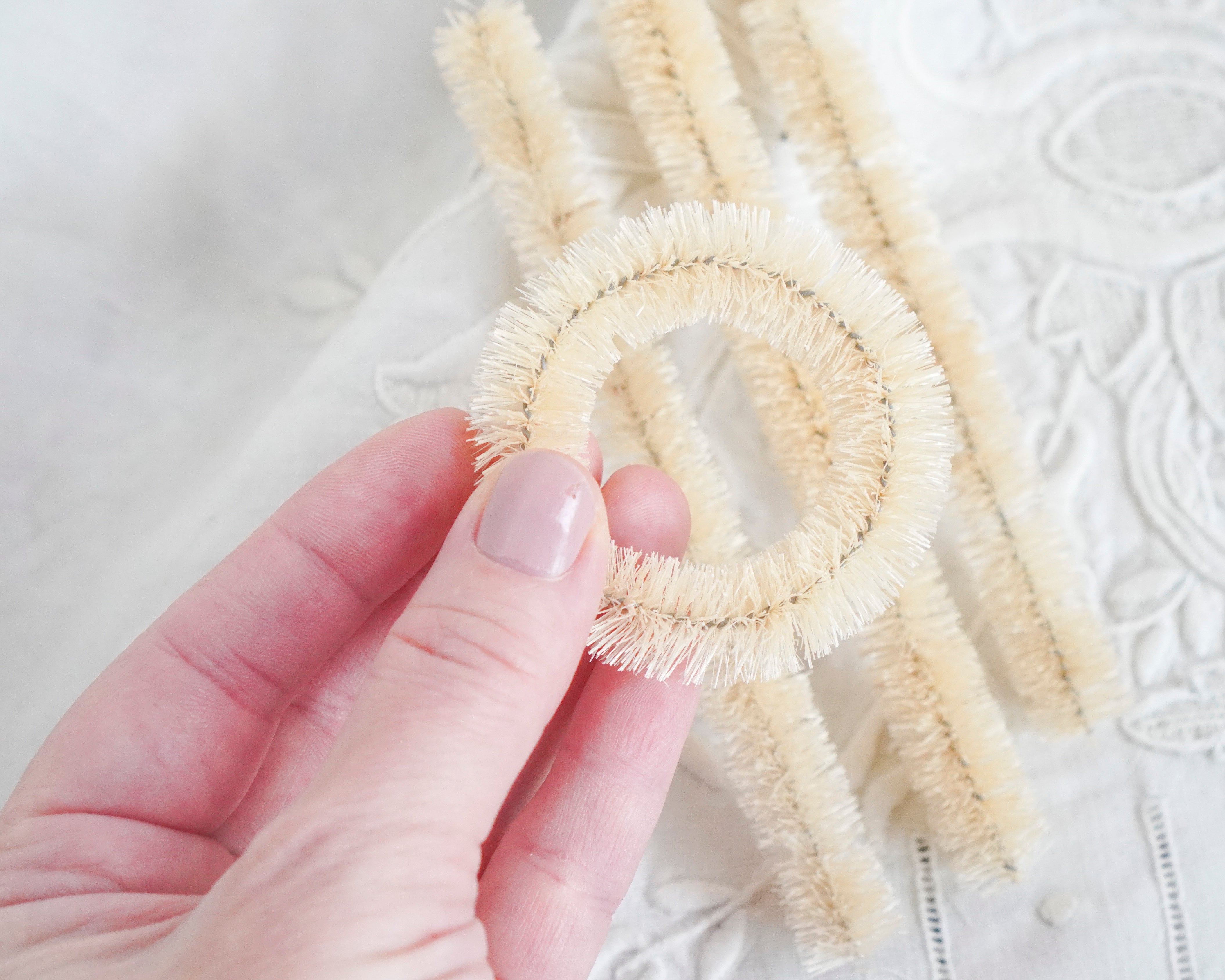 Natural Sisal Mini Bottle Brush Garland Sticks, 4 Pcs.