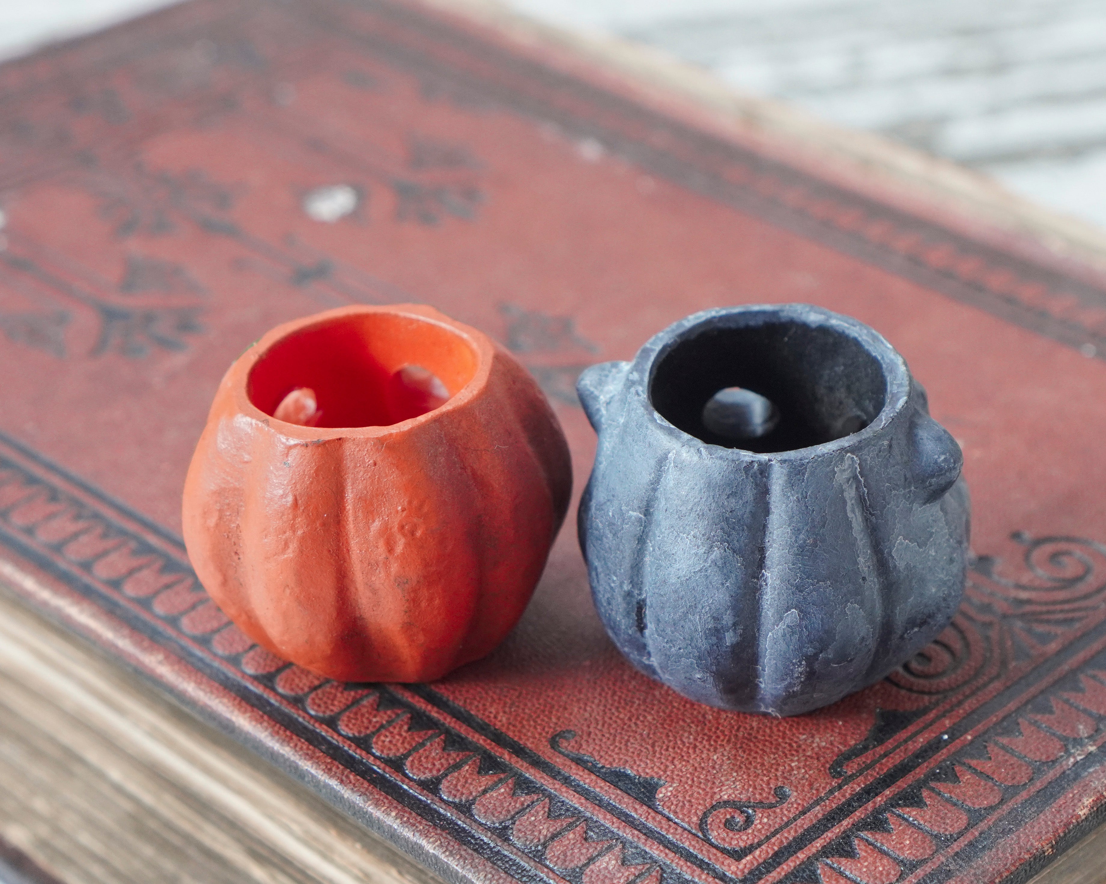 Miniature Halloween Cat and Jack-o-Lantern Mini Bucket Set