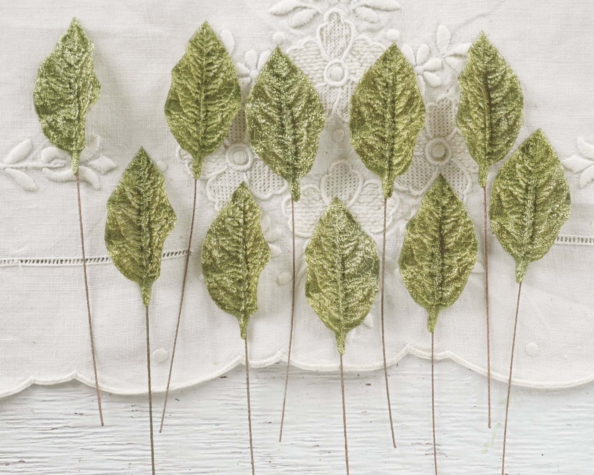 Light Moss Green Velvet Leaves, Medium, 10 Pcs.