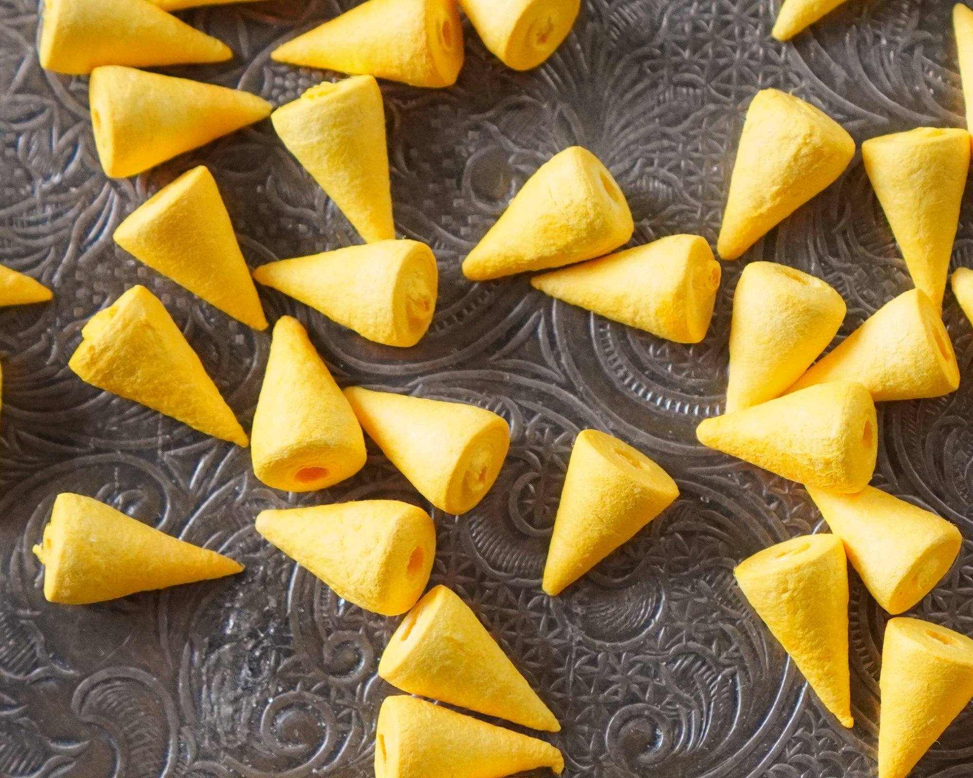 Yellow Spun Cotton Beak / Mini Cones, 24 Pcs.